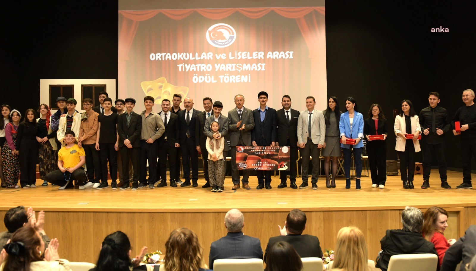 Kahramankazan Belediye Başkanı Çırpanoğlu, tiyatro yarışmasının ödül törenine katıldı