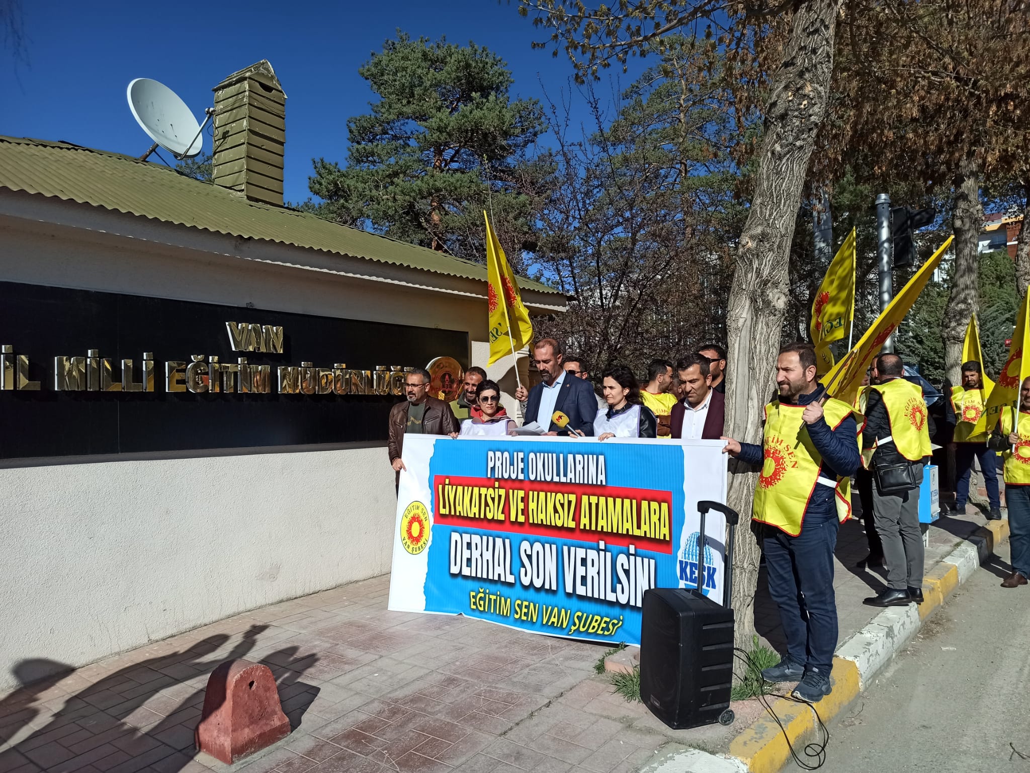 Van Eğitim-Sen Şubesi: Öğretmen atamaları, yönetici atama ve görev uzatma kriterleri liyakate dayalı olmalıdır.