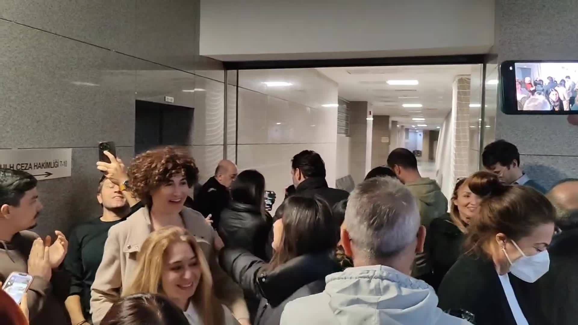 Gazeteciler Timur Soykan ve Murat Ağırel adli kontrol şartıyla serbest bırakıldı