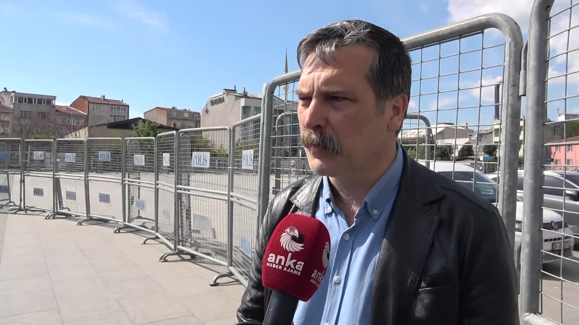 Erkan Baş, İstanbul Adliyesi'nde gözaltındaki öğrencilerin durumunu takip etti: “Türkiye’yi özgürleştirene kadar bu mücadeleyi sürdürmemiz gerekiyor”