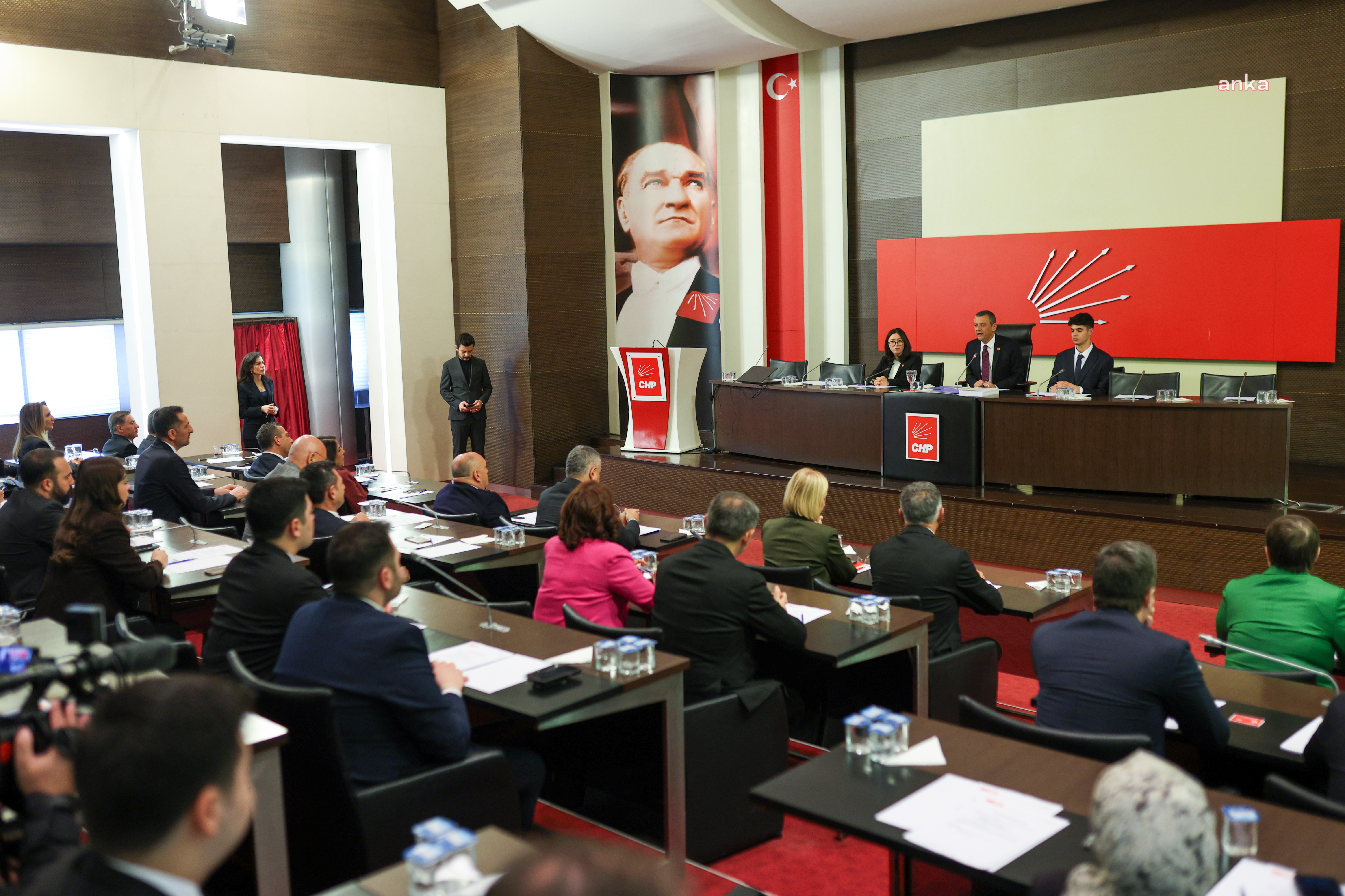 CHP MYK üyeleri belli oldu... MYK'ya iki yeni isim girdi