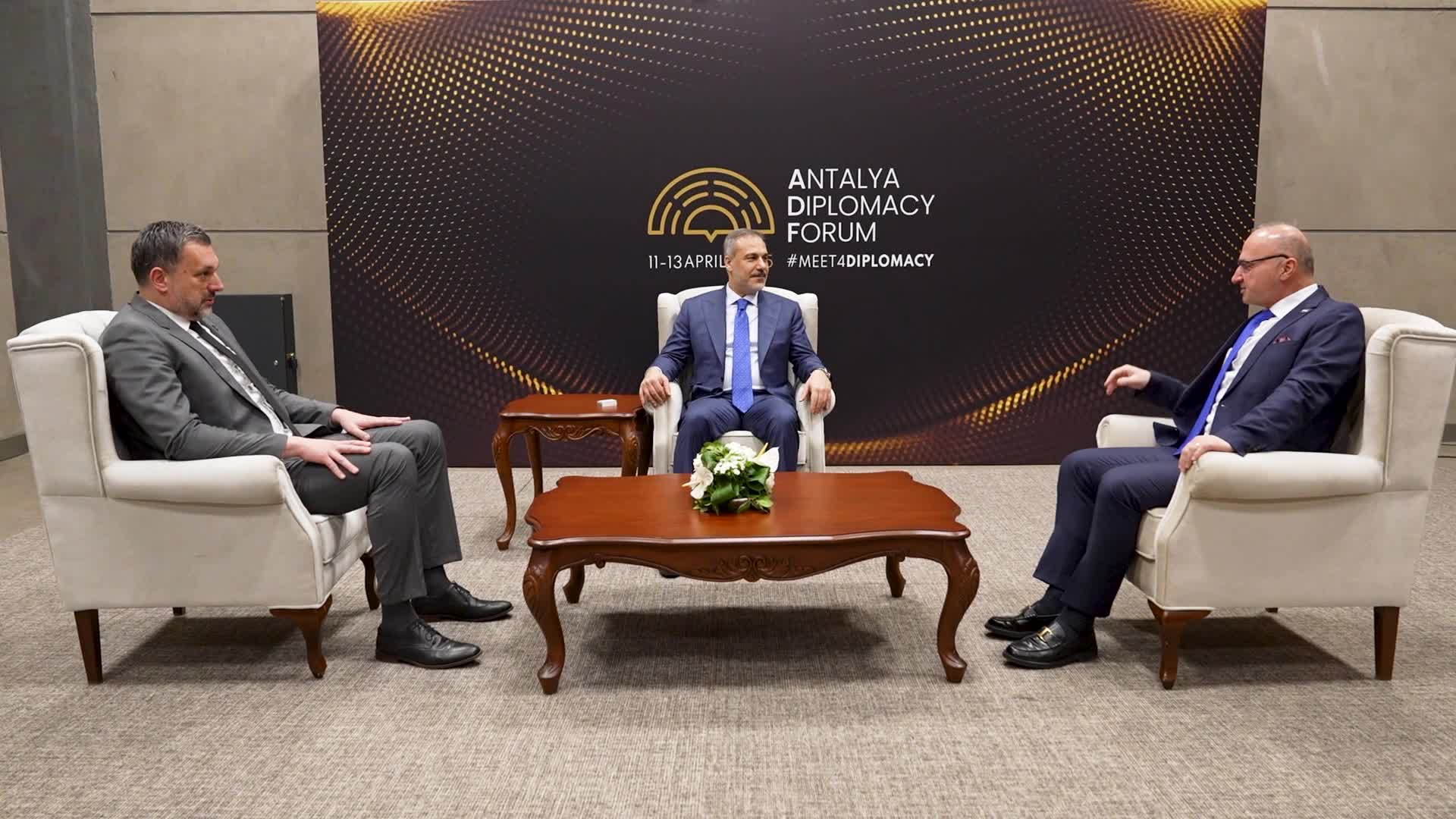 Dışişleri Bakanı Fidan, Türkiye-Bosna-Hersek-Hırvatistan Üçlü Danışma Mekanizması Dışişleri Bakanları Toplantısı'na katıldı