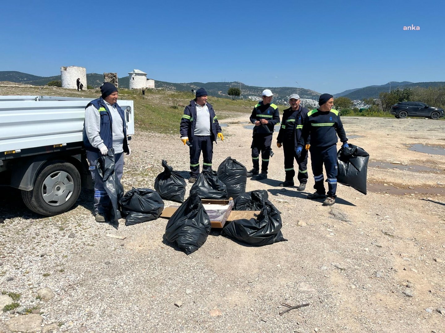 Bodrum Belediyesi, kapsamlı temizlik çalışmasına Gümbet Mahallesi’nde devam etti