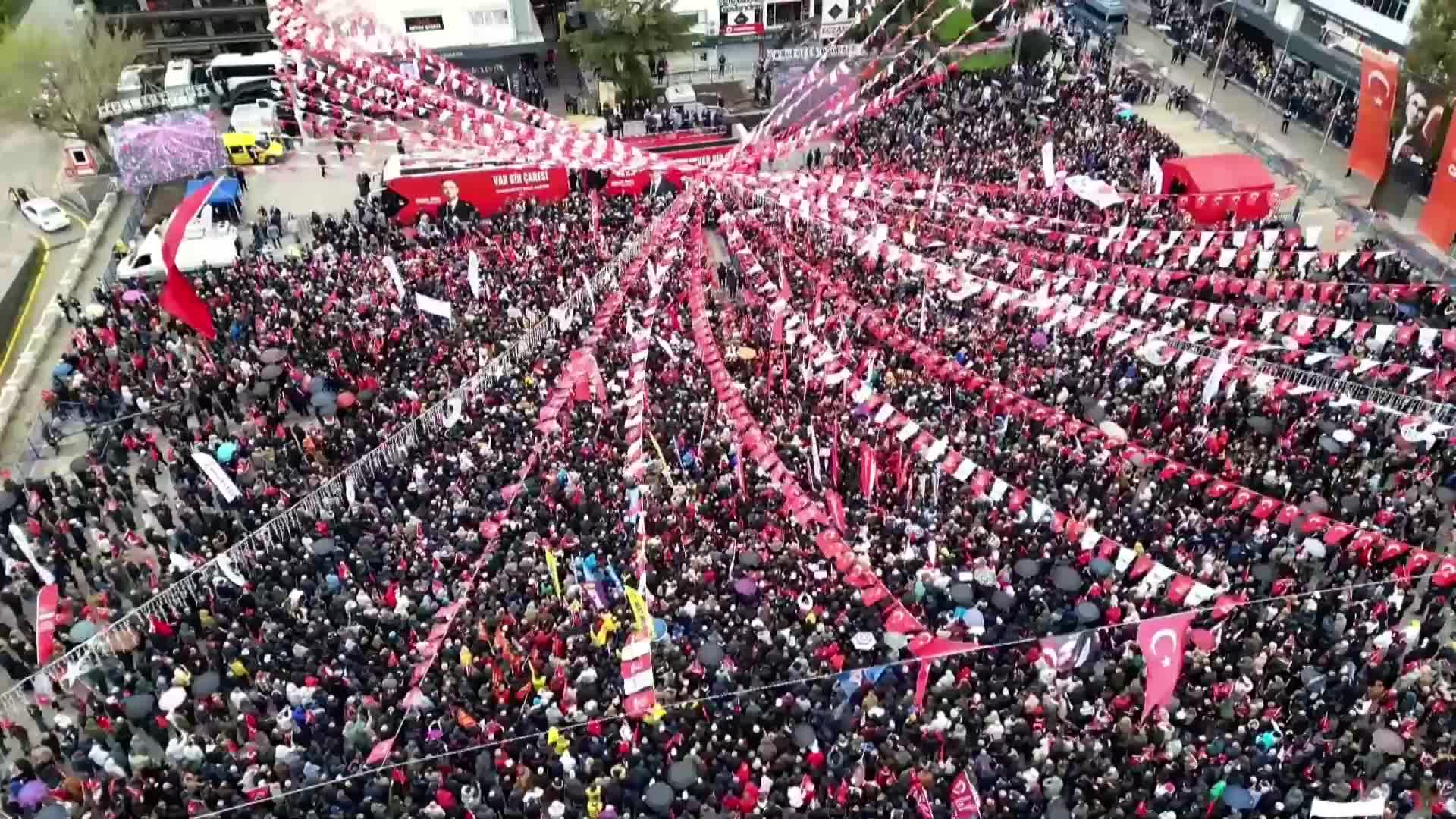 Samsun’da "Millet İradesine Sahip Çıkıyor" mitingi… Özgür Özel:  "Bu cuntadan, devleti suç örgütü gibi yöneten bu iktidardan ilk sandıkta kurtaracağız"