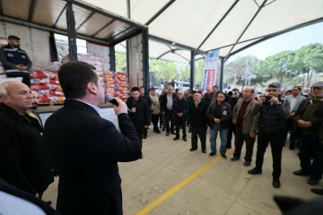 Silivri Belediyesi’nden Değirmenköy çiftçilerine Ayçiçek tohumu desteği