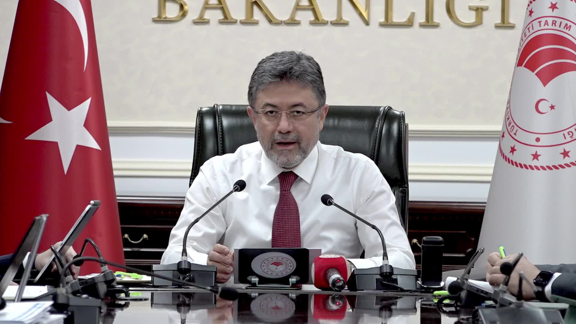 Bakan Yumaklı'dan zirai don olayına ilişkin değerlendirme: Stratejik öneme sahip tarım ürünlerinde risk bulunmuyor