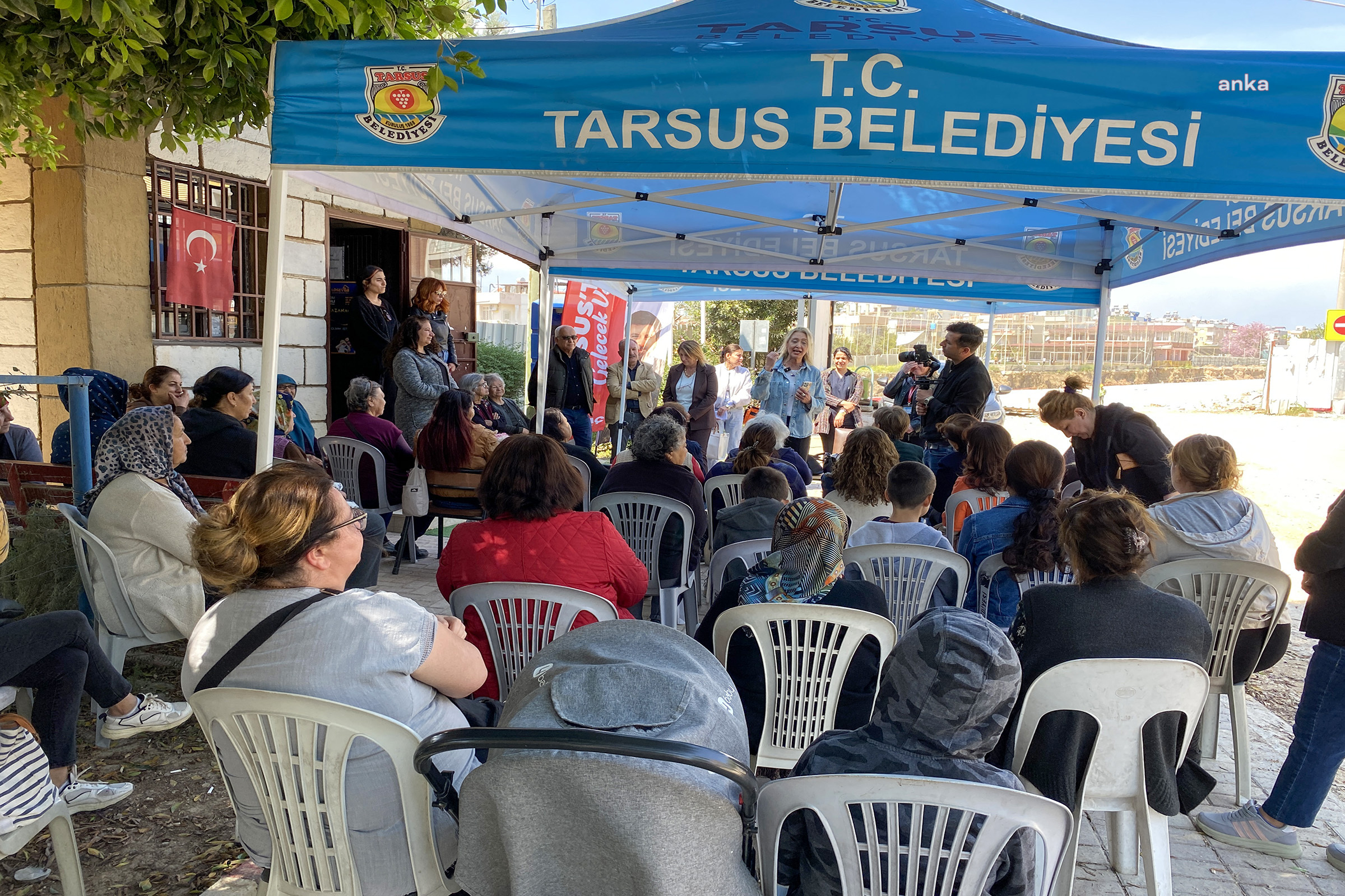 Tarsus Belediyesi, sosyal ve sağlıkla ilgili ihtiyaçları yerinde tespit ediyor