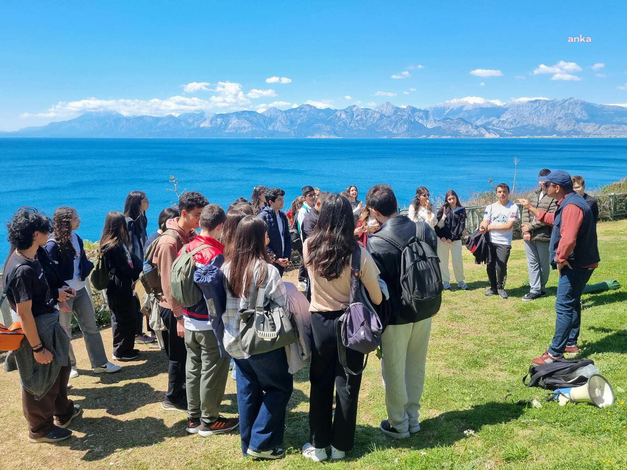 Muratpaşa’da genç iklim liderleri sahada