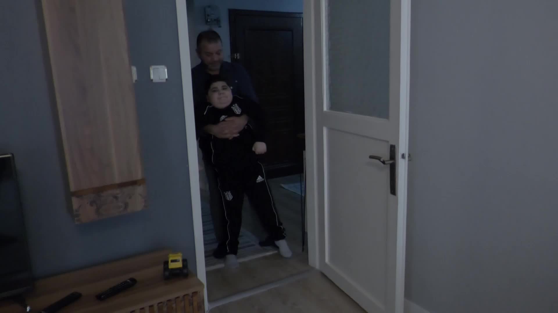 Ölümcül kas hastalığına yakalanan 8 yaşındaki Eray yardım bekliyor