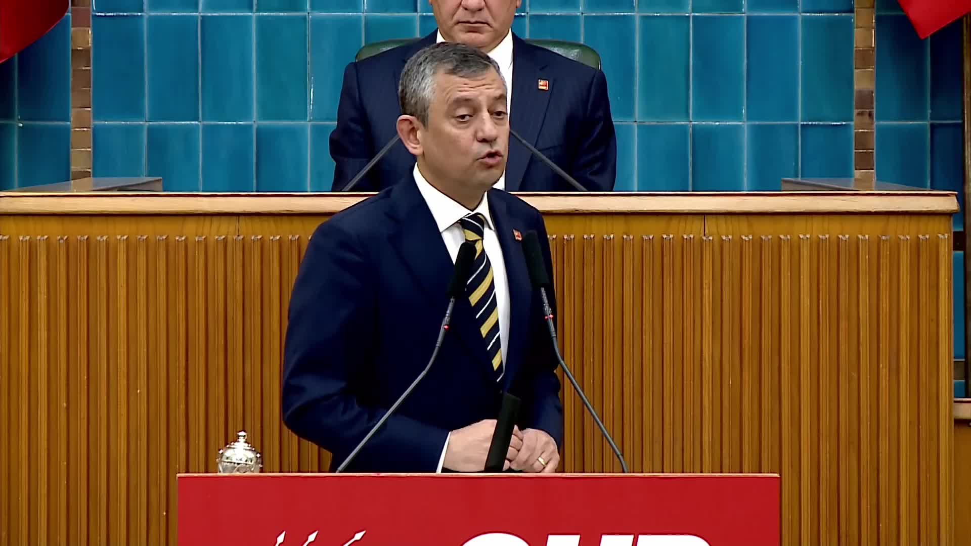 CHP grup toplantısı... Özgür Özel: "Karşımızda devleti içinden adaleti çektiği için çeteye dönüştürmüş bir yapı var"