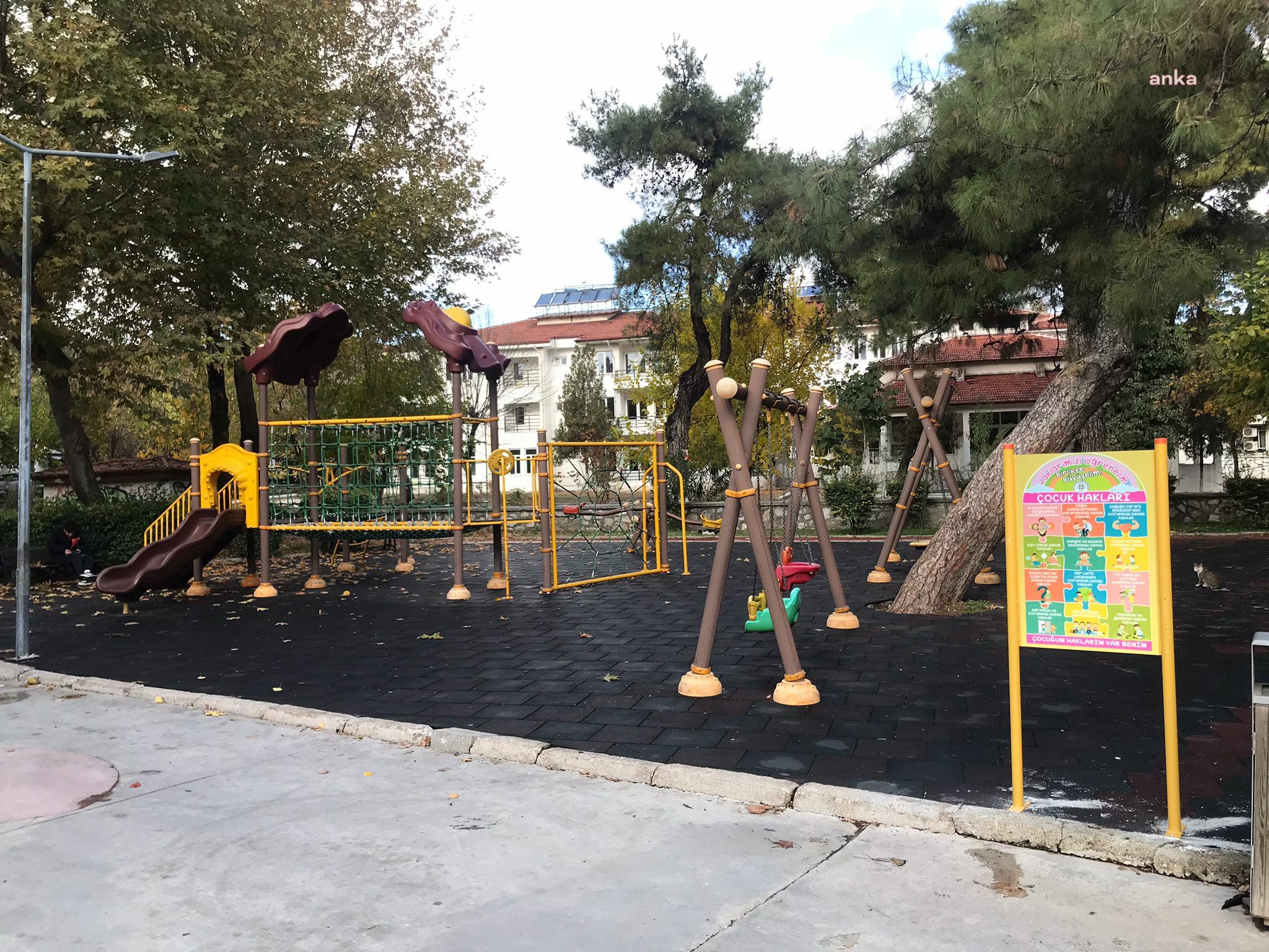 Muğla'daki çocuk parklarında Çocuk Hakları Panoları ve Çocuk Hakları Köşeleri oluşturuldu