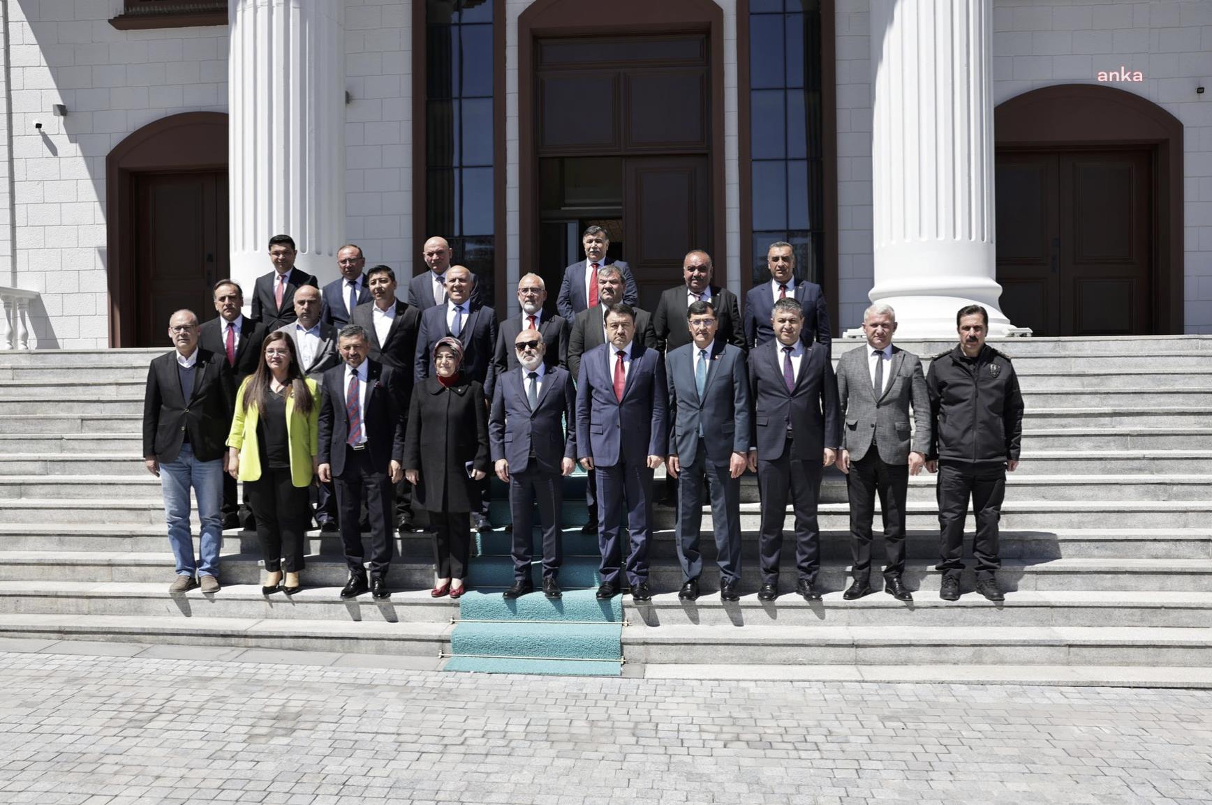 Kütahya’da sahipsiz sokak hayvanlarına yönelik yürütülecek çalışmalar masaya yatırıldı