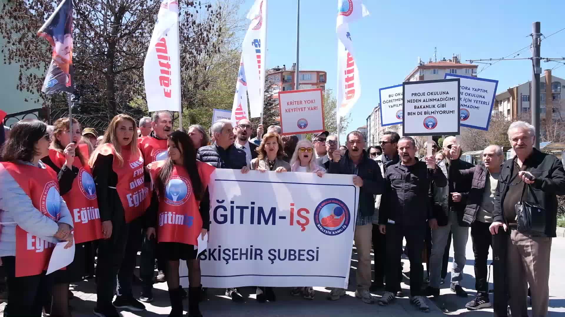 Öğretmen atamalarına tepki gösteren Eğitim İş Eskişehir Şubesi: “Proje değil, adalet istiyoruz”