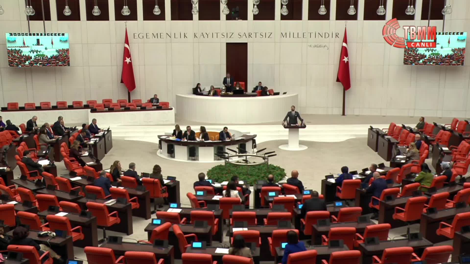 CHP'li Ali Gökçek'in öğrencilere bir öğün ücretsiz yemek verilmesine ilişkin kanun teklifi AK Parti-MHP oylarıyla reddedildi