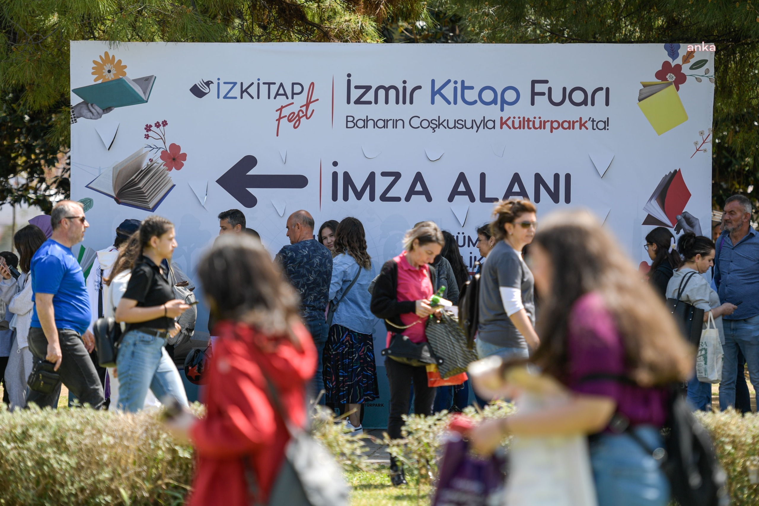 İzmir Büyükşehir Belediyesi'nin düzenlediği İZKİTAPFEST, Kültürpark’ta açılıyor