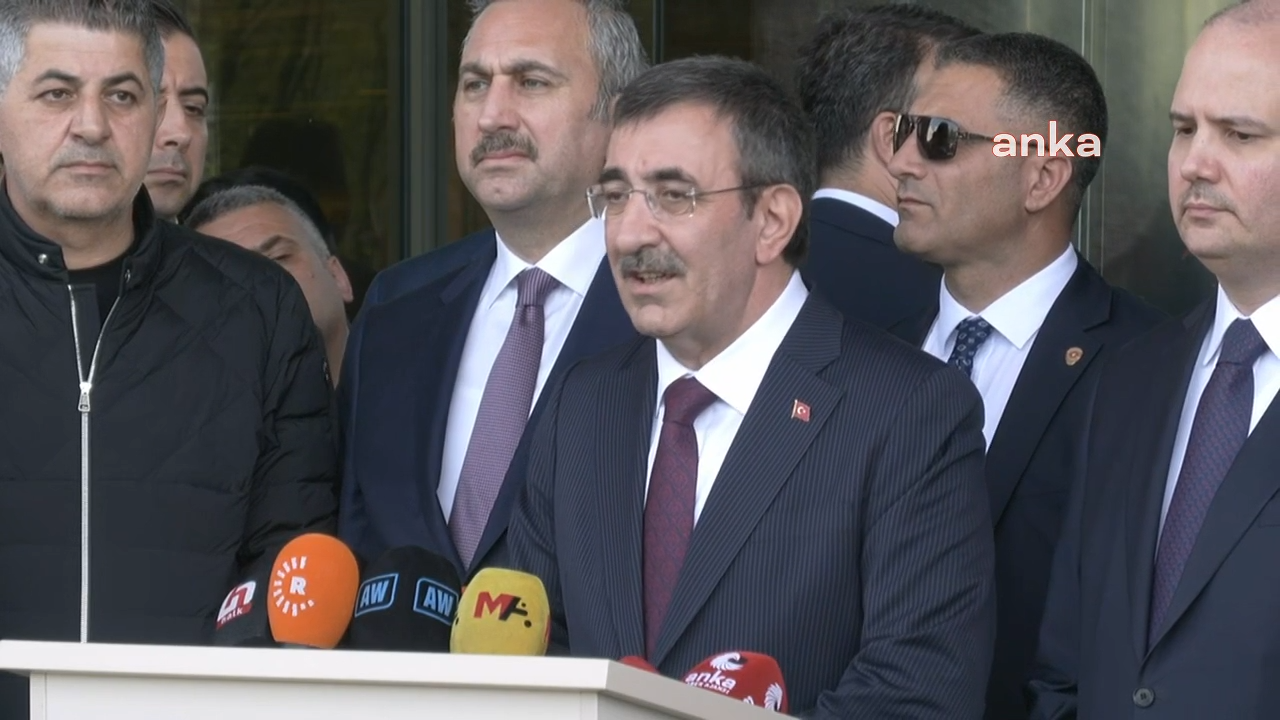 Cumhurbaşkanı Yardımcısı Cevdet Yılmaz, Sırrı Süreyya Önder'i ziyaret etti: "Cumhurbaşkanımız da bu süreci yakından takip ediyor"