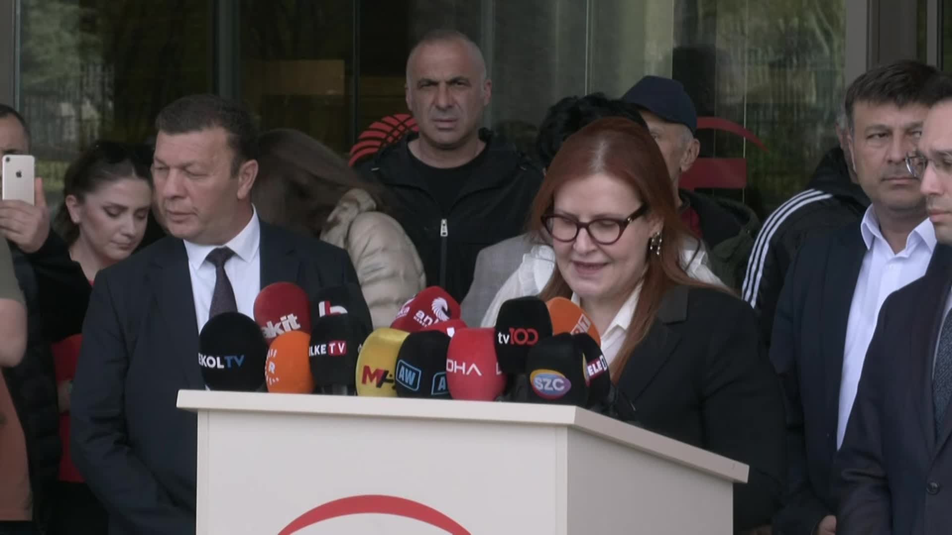 Sırrı Süreyya Önder'in sağlık durumu.... Prof. Dr. Çiftçi: "Görüyoruz ki ciddi, uzun bir zamana ihtiyacımız olacak. Hayati tehlikesi devam ediyor''