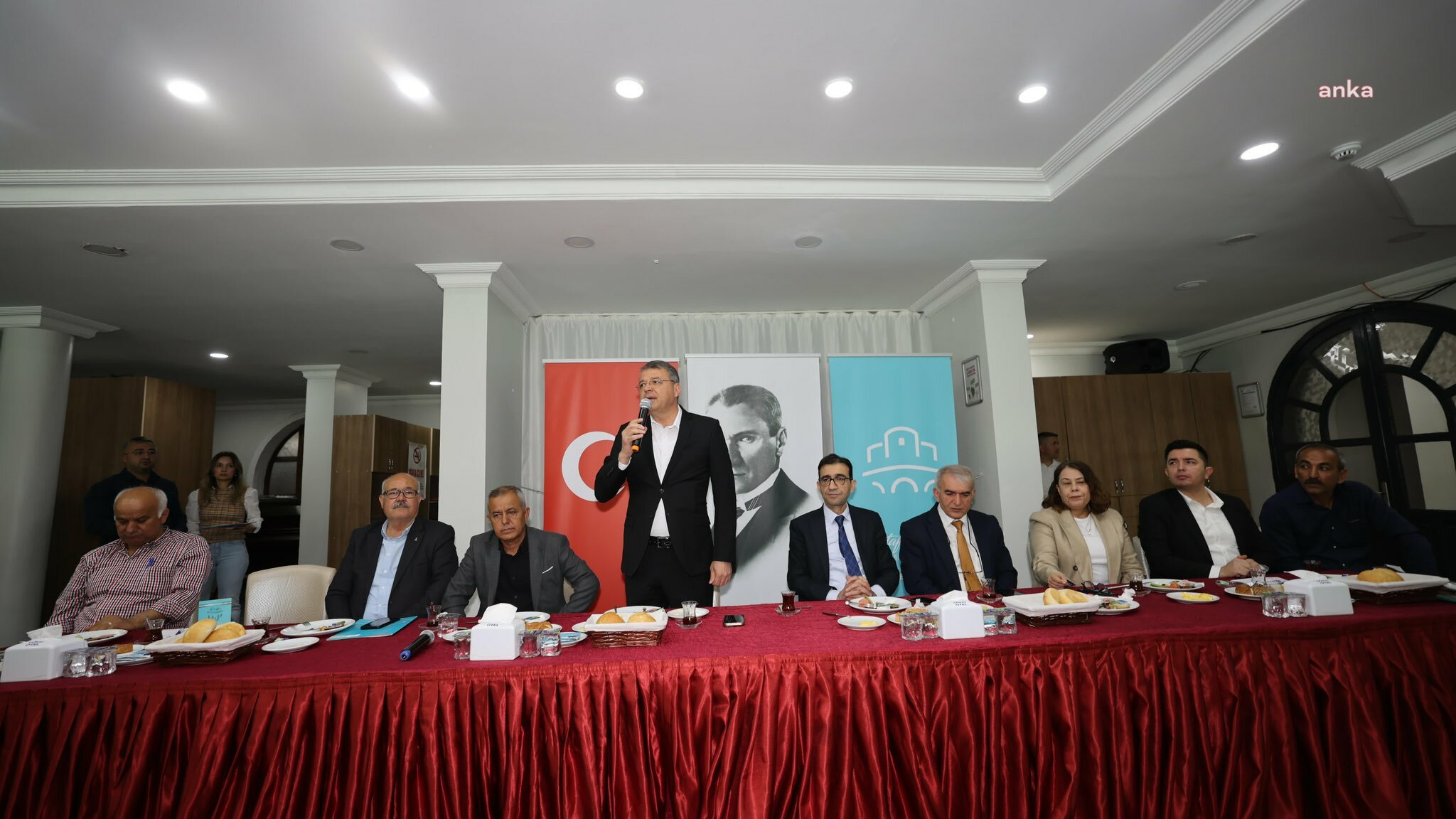Silifke Belediye Başkanı Turgut, ilçedeki muhtarlarla bir araya geldi