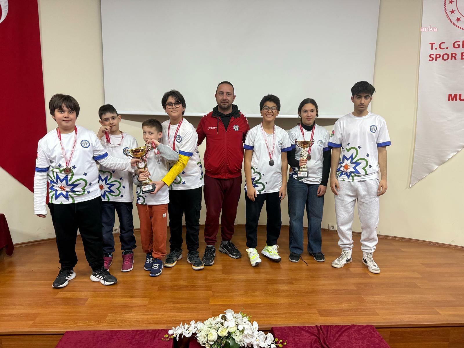 Muğla Büyükşehir Belediyesi’nin sporcularından satrançta çifte başarı