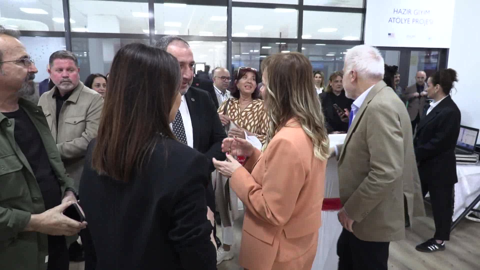 Öğrencilerin ailesi İstanbul Adliyesi önünde: ''Merhametli, vicdanlı çocuklar yetiştirdik. Bunların, bu tarz muameleyi görmeleri bizim içimizi acıtıyor''