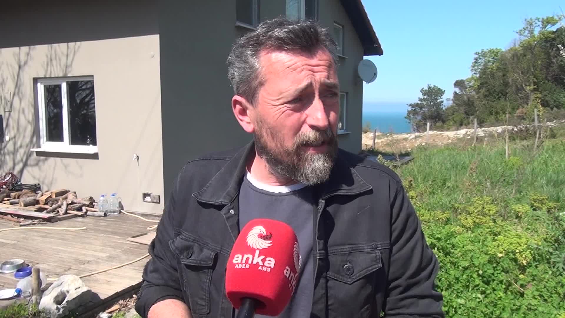 Memleketi Sinop Ayancık'a yerleşen vatandaş, taş ocaklarındaki patlatmaların evini tahrip ettiğini söyledi