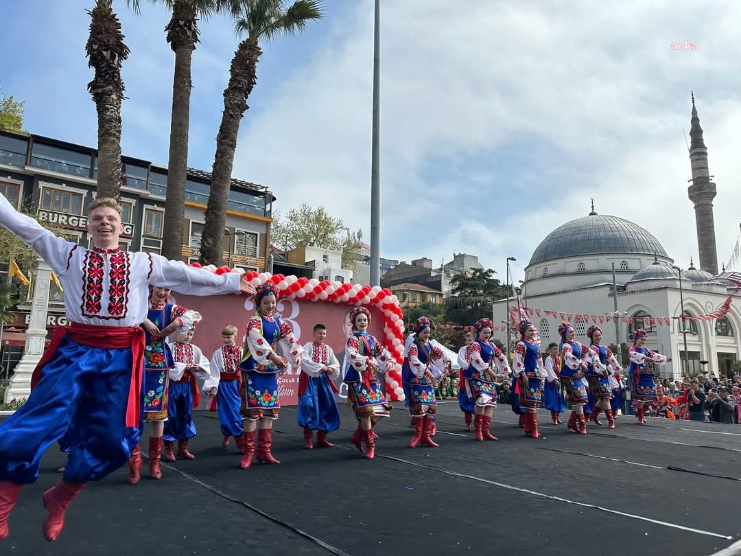 Bandırma'da 1. Uluslararası Balıkesir Çocuk Festivali düzenlendi