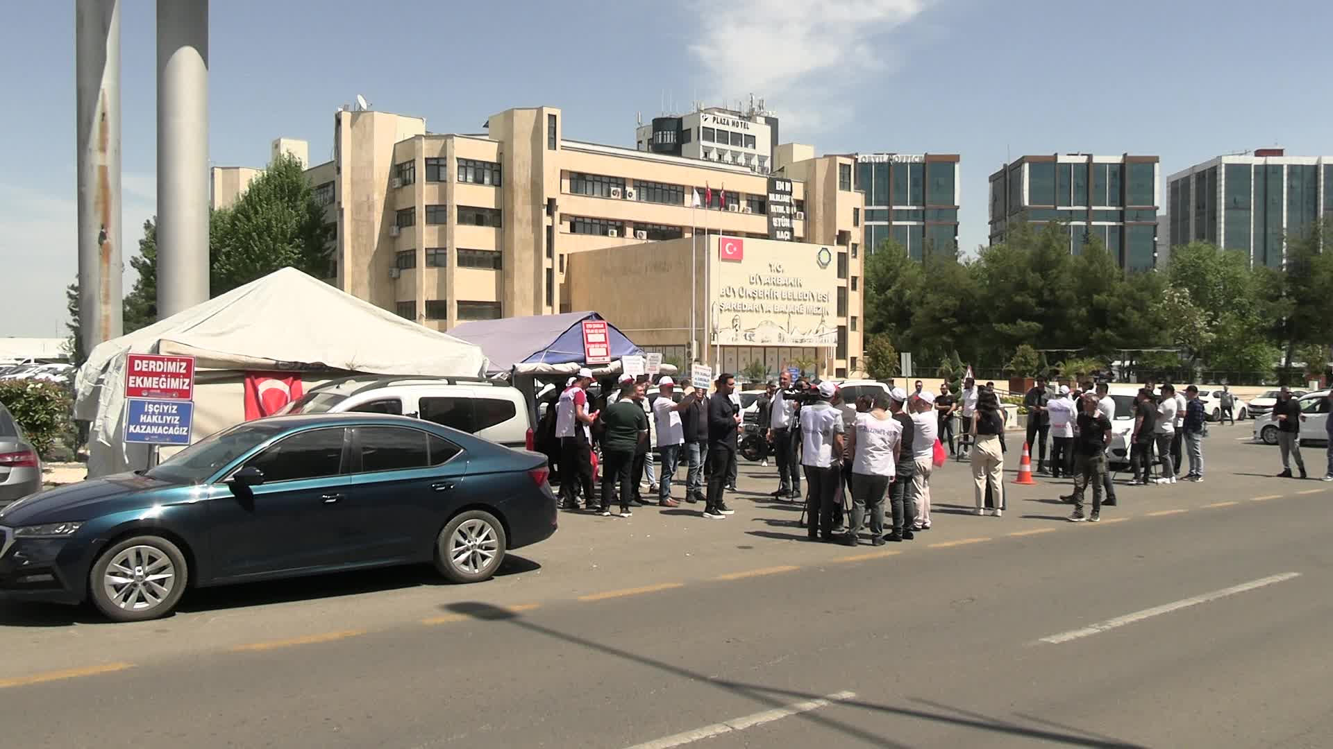 Diyarbakır’da DEM Partili Kayapınar Belediyesinde 24 işçinin iş akdi feshedildi, AK Parti İl Başkanlığından tepki geldi
