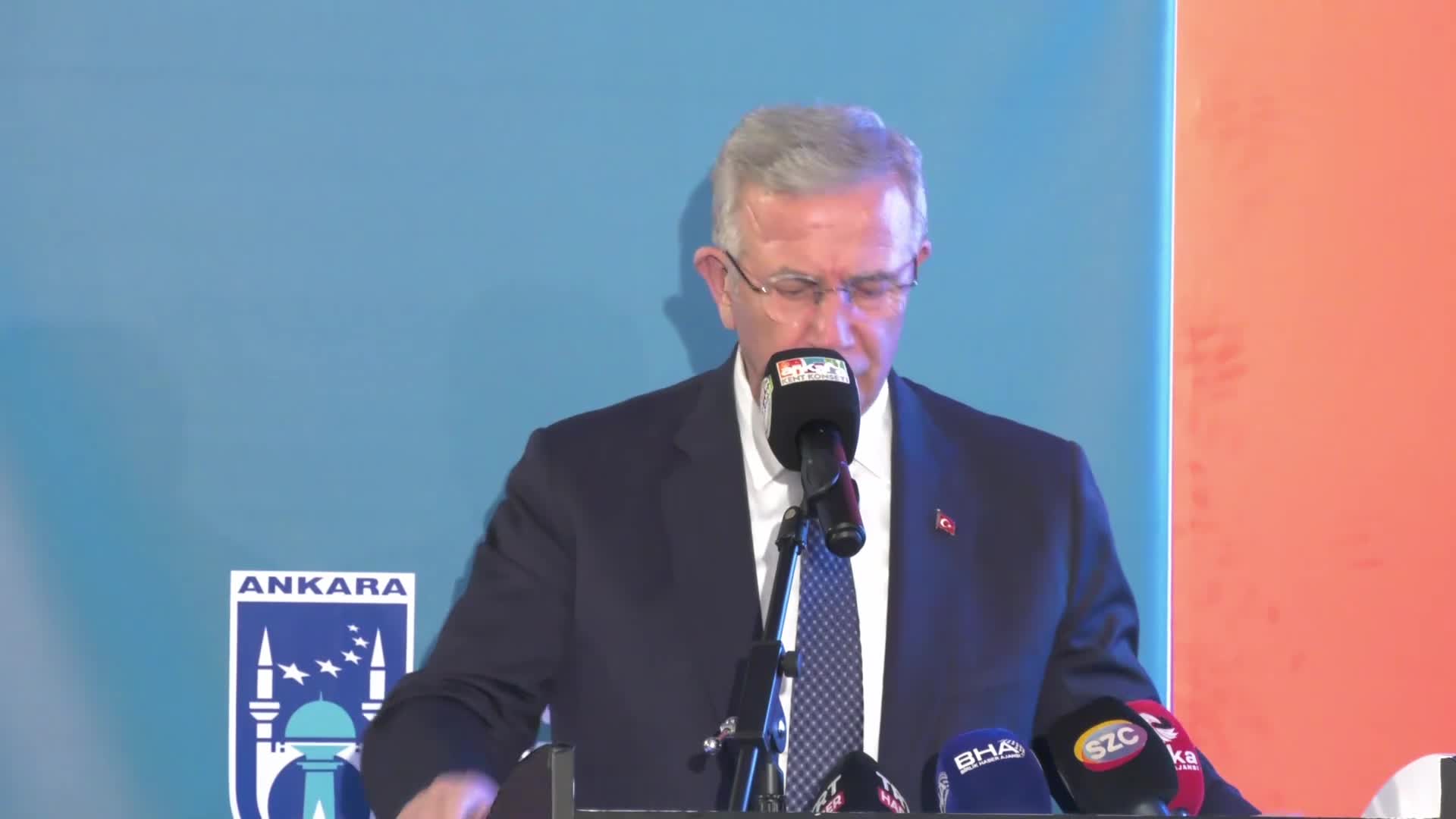Mansur Yavaş: "Daire başkanınızın evinden 26 kilo altın, 2 milyon dolar para çıkmış, sormaz mısınız ‘Bu paranın kaynağı nedir’ diye"