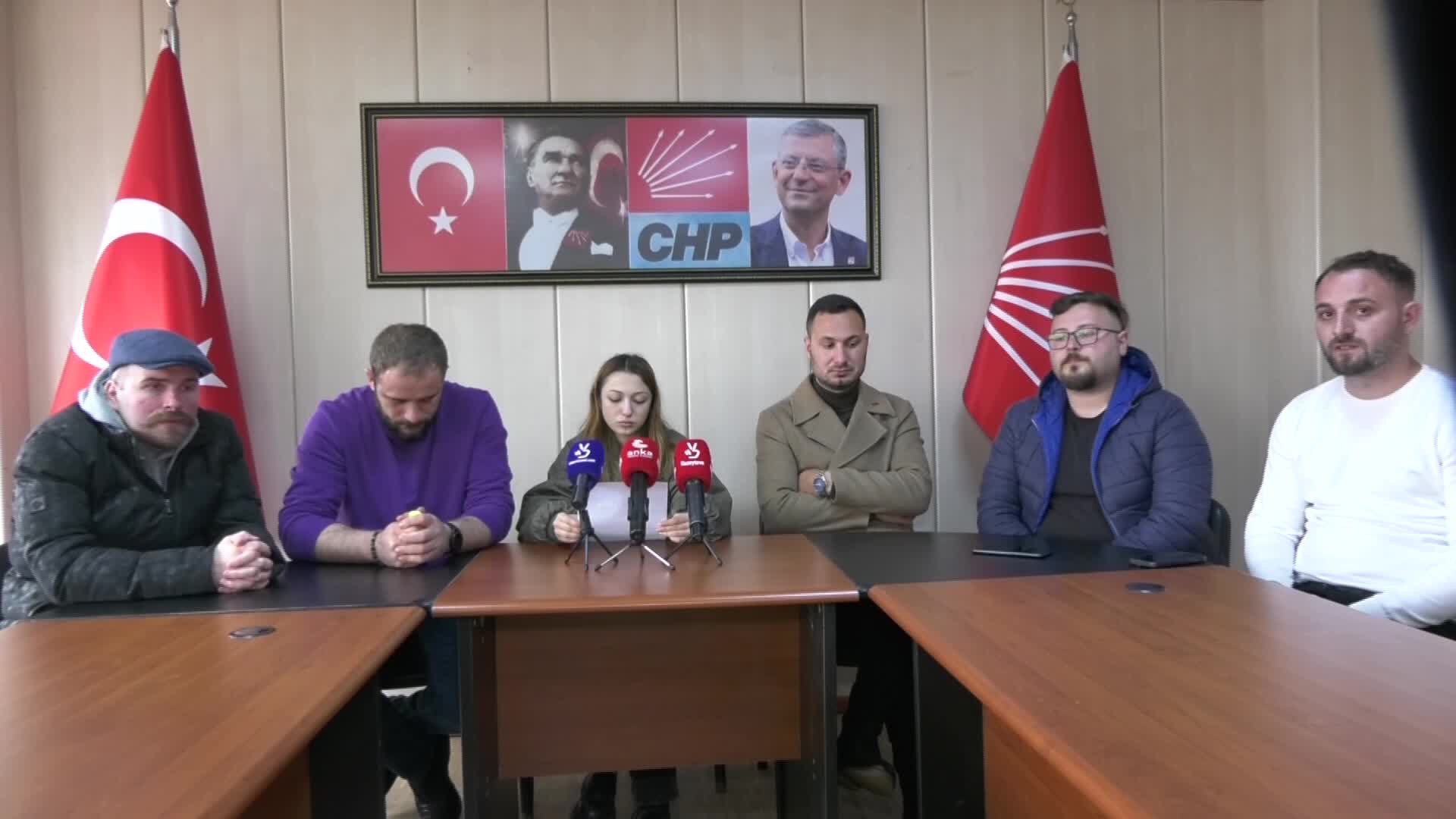 Rizeli Halkçı Liseliler öğretmenlerin sürgün edilmesine tepki gösterdi "Türkiye'nin tüm gençleri ile omuz omuza mücadele edeceğiz”