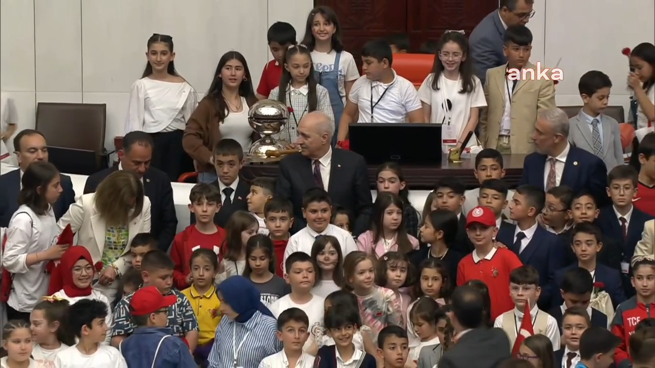 TBMM Çocuk Özel Oturumu gerçekleşti... Çocuklar konuşmalarında " Türkiye Yüzyılı Maarif Modeli" ve "Aile Yılı"na değindi