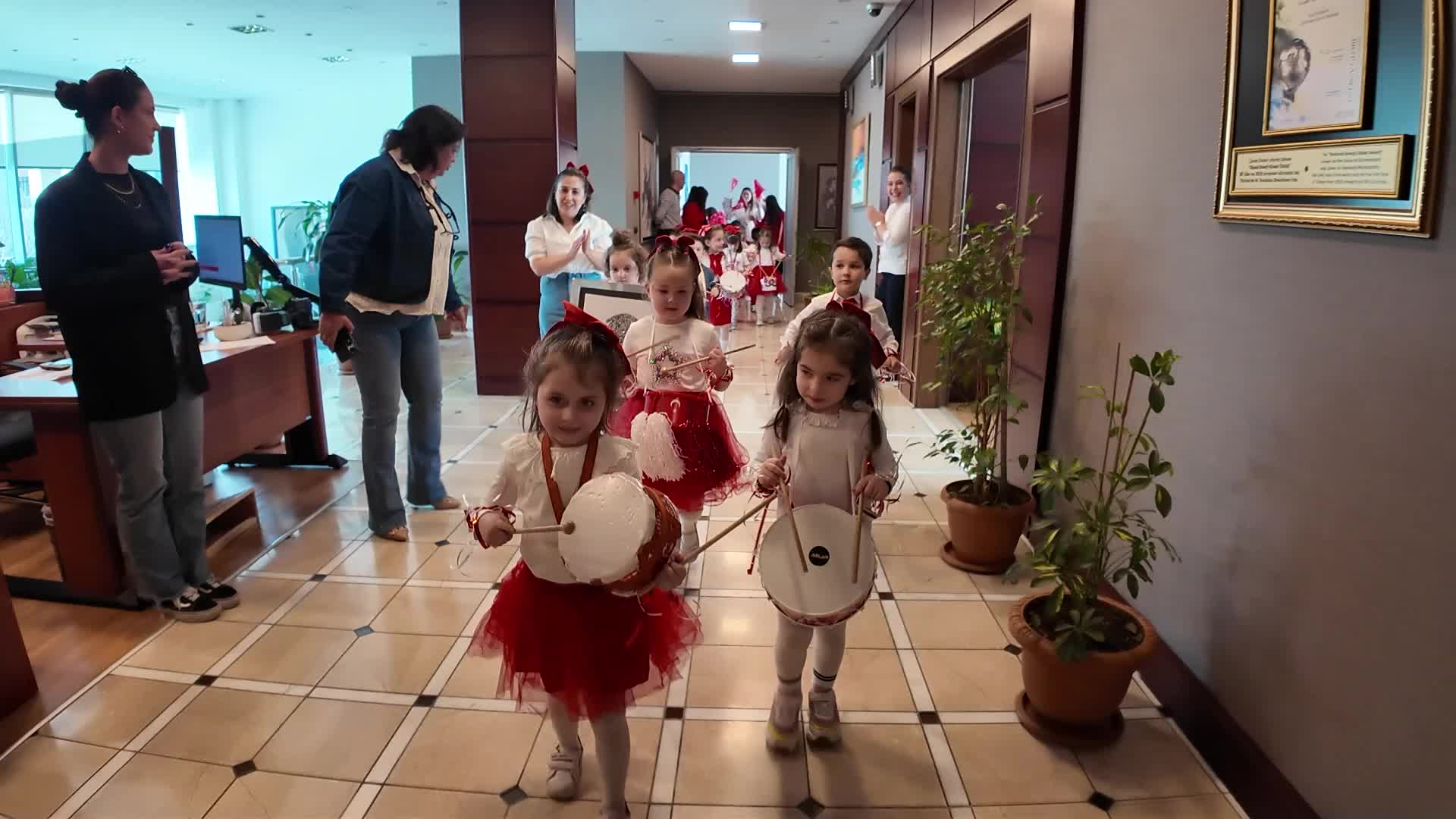 Tepebaşı'nda çocuklar, 23 Nisan'ı coşkuyla kutladı