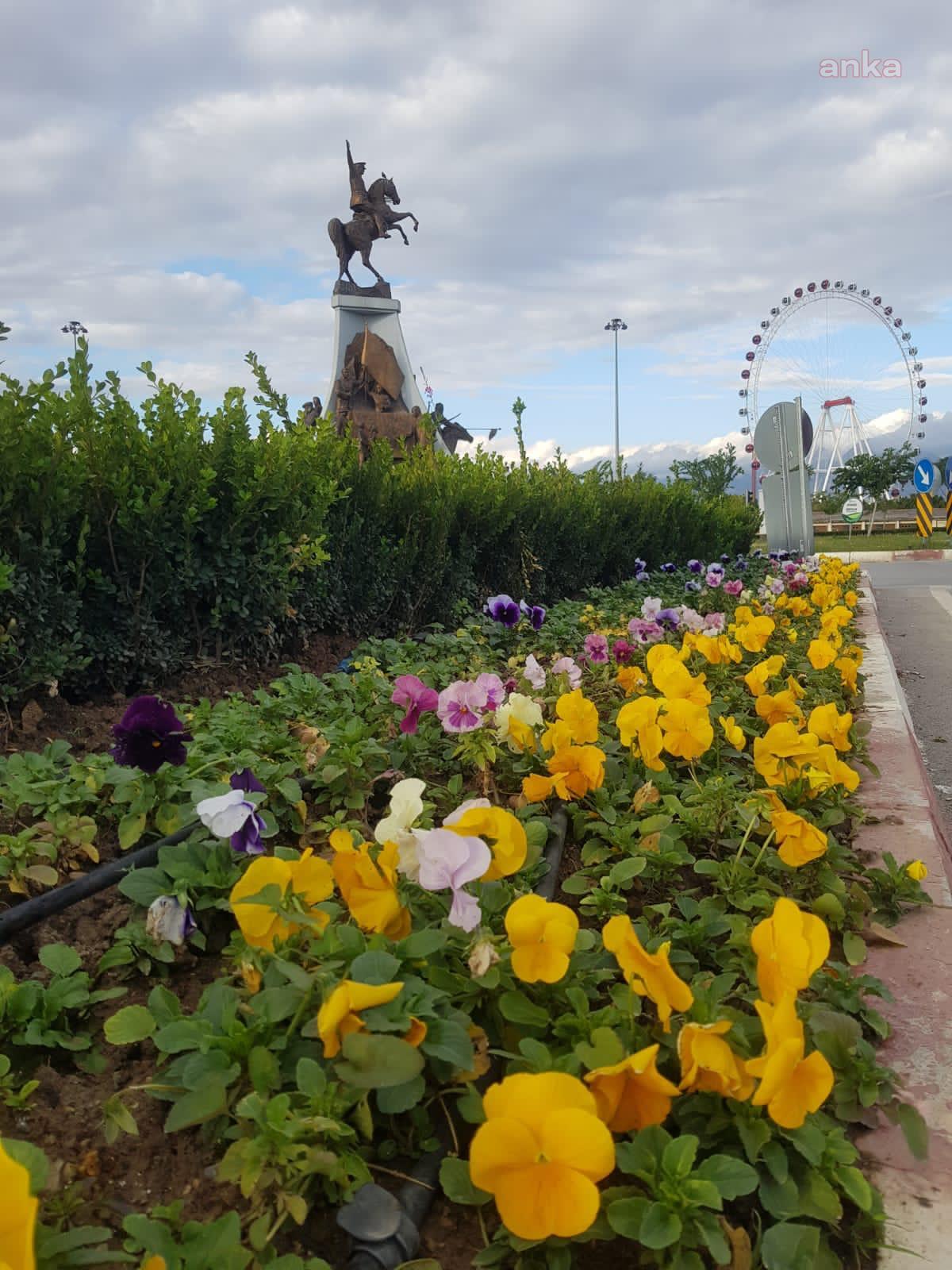ANTALYA BÜYÜKŞEHİR, KENTİ 3 MİLYON ÇİÇEKLE SÜSLEDİ
