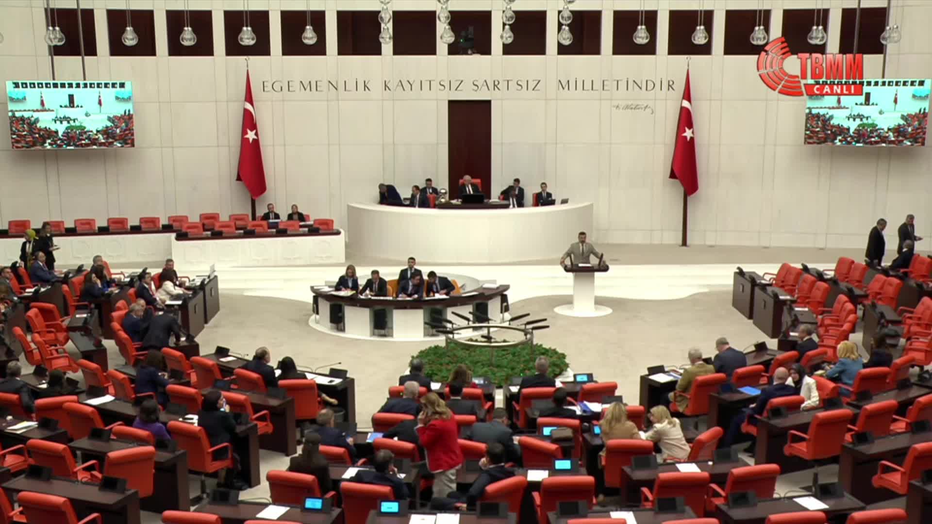 TBMM Genel Kurulu... CHP'li Özcan: Çocuklarımızın karnı açken sermayenin cebi dolu