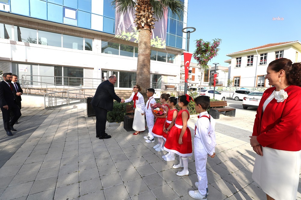 Menderes’te makam çocuklara emanet