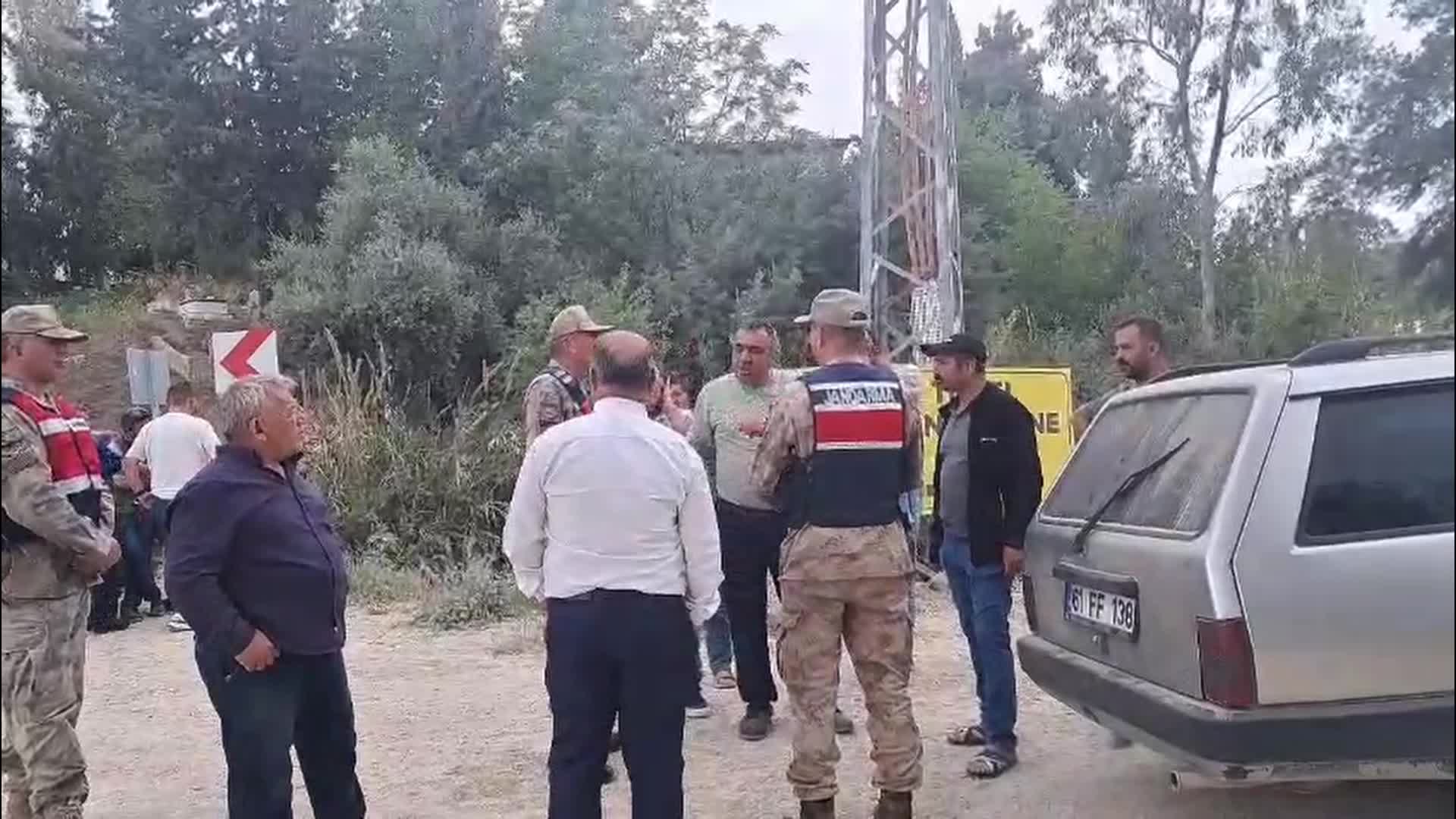 Belen'de tünel projesi için arazileri kamulaştırılan köylüler, şantiye yolunu kapattı