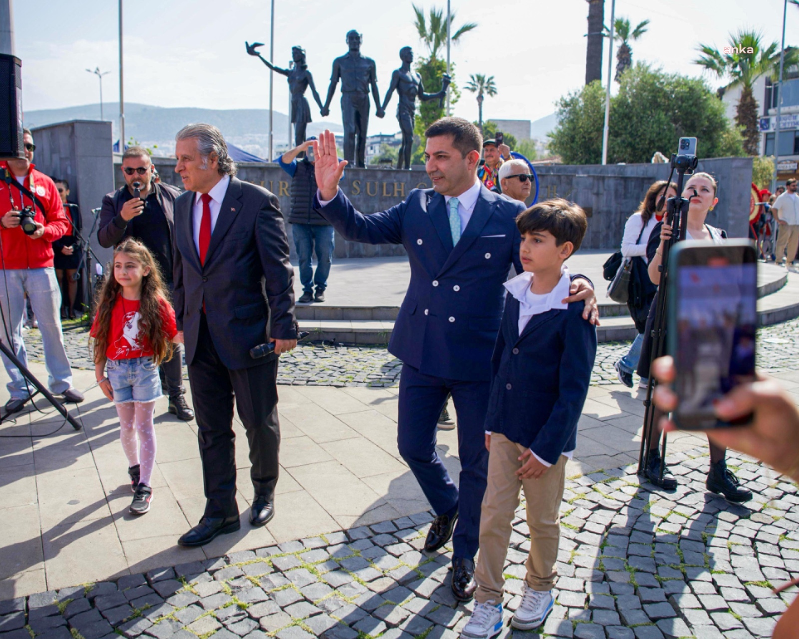 23 Nisan Kuşadası’nda coşkuyla kutlandı