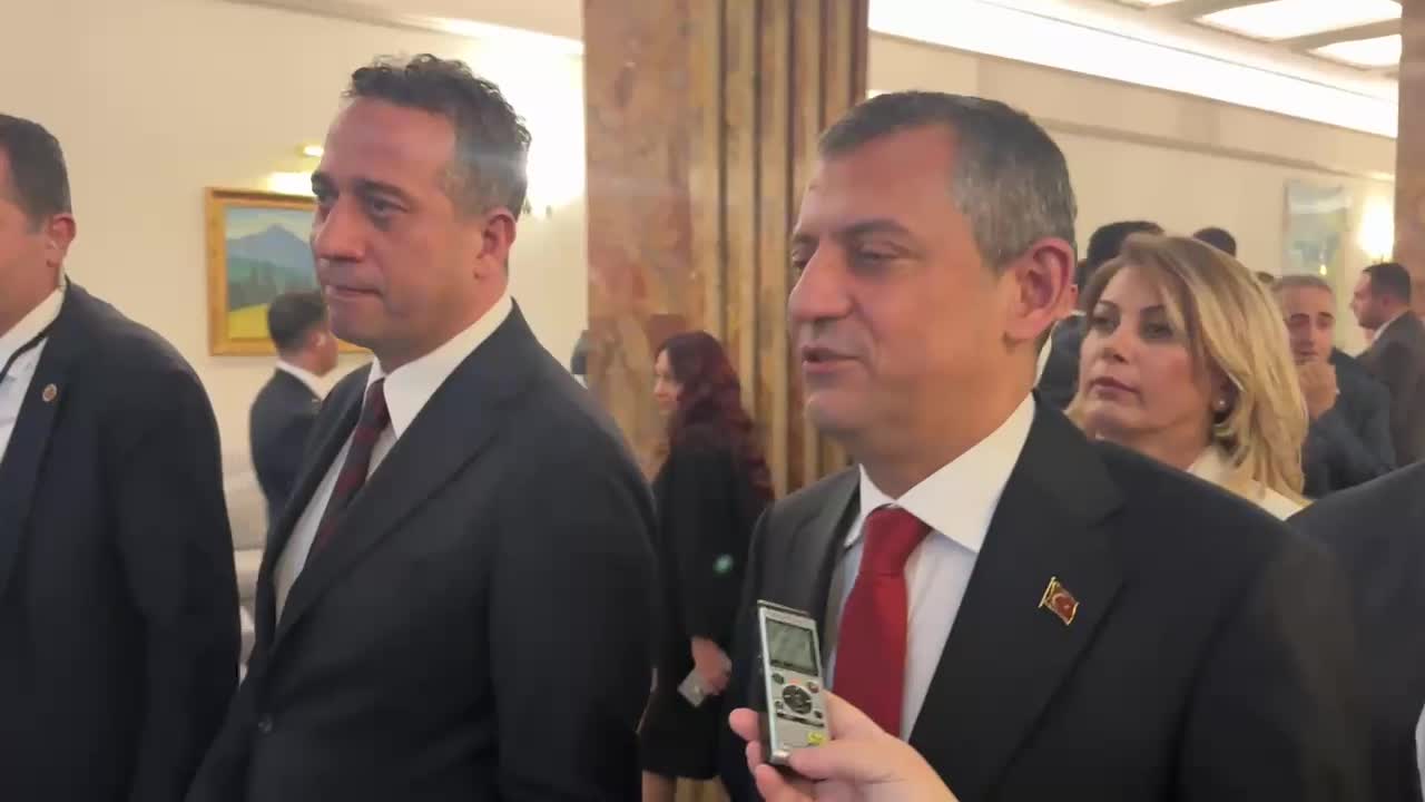 Özgür Özel: “Kurduğumuz Meclis’in önünden kurucumuza yürüyeceğiz. Buna kimse engel olamaz”