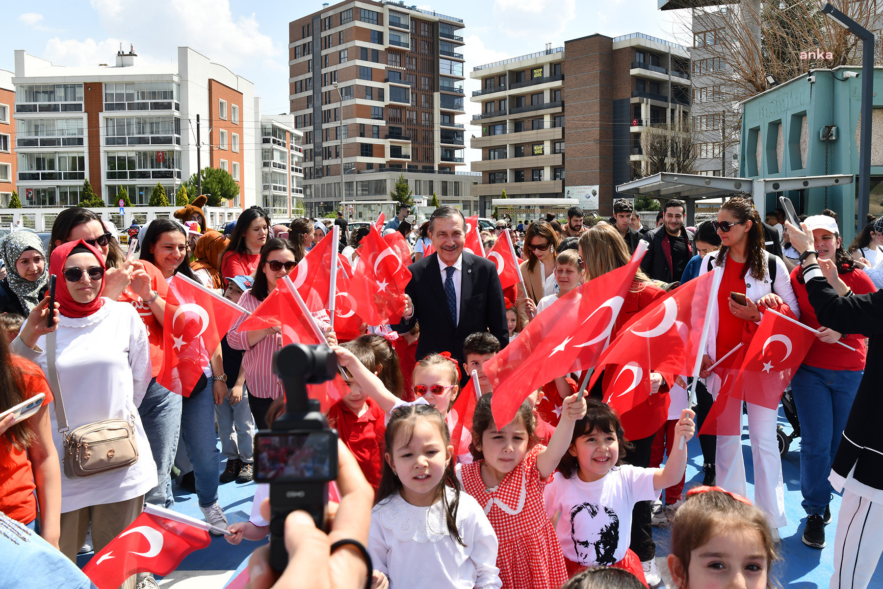 Tepebaşı Belediyesi 23 Nisan'ı şenlikle kutladı