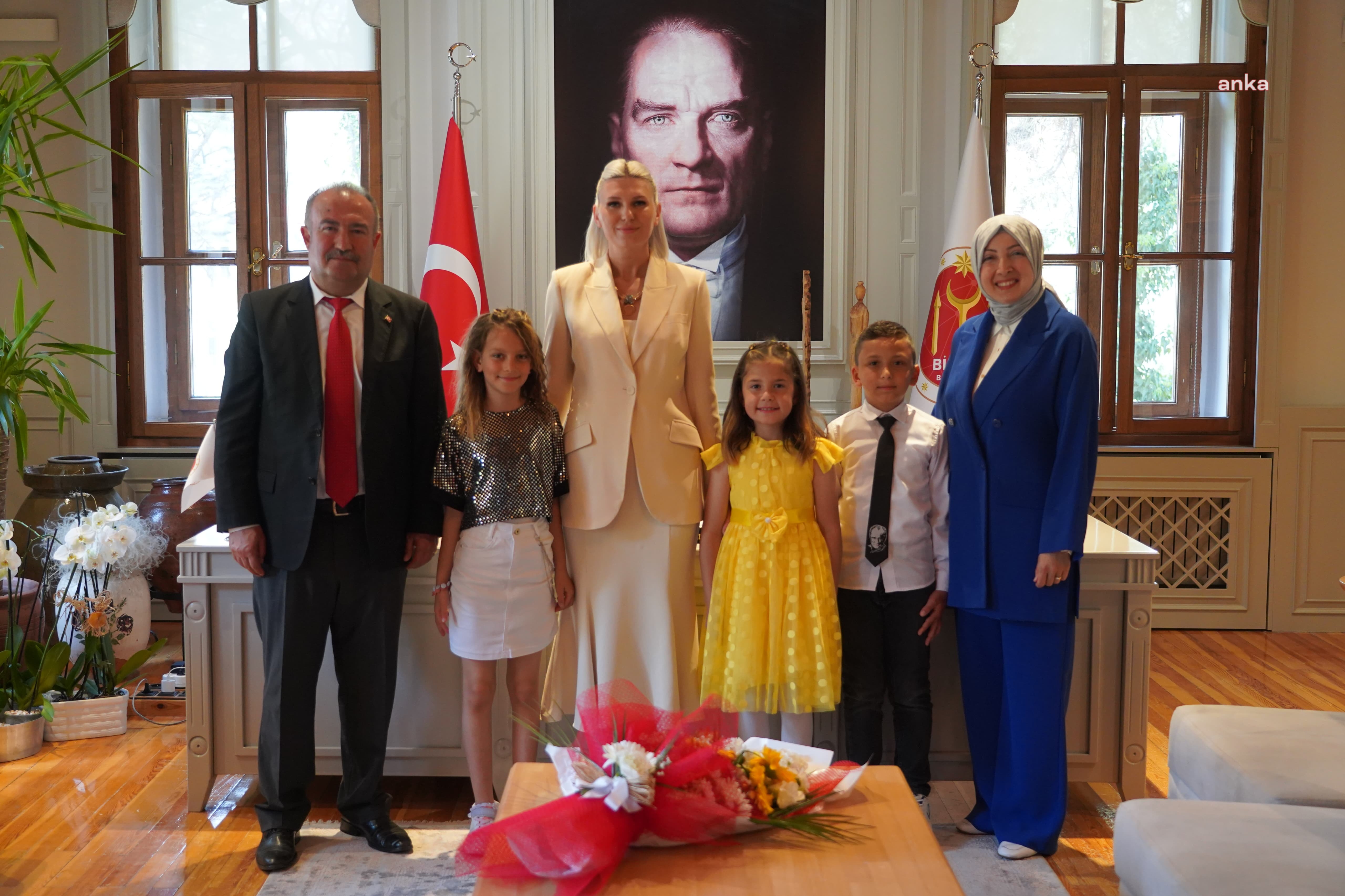 Bilecik Belediye Başkanı Subaşı, çocukları makamında ağırladı