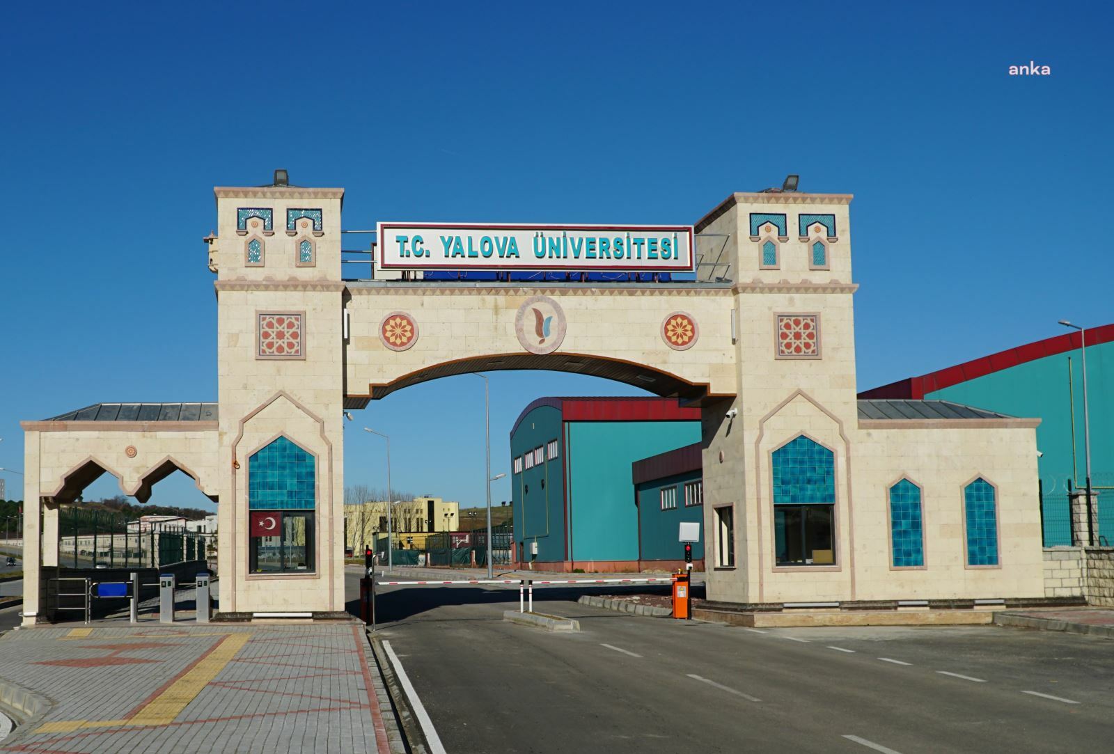 Deprem nedeniyle Yalova Üniversitesinde eğitim bugün çevrim içi yapılacak
