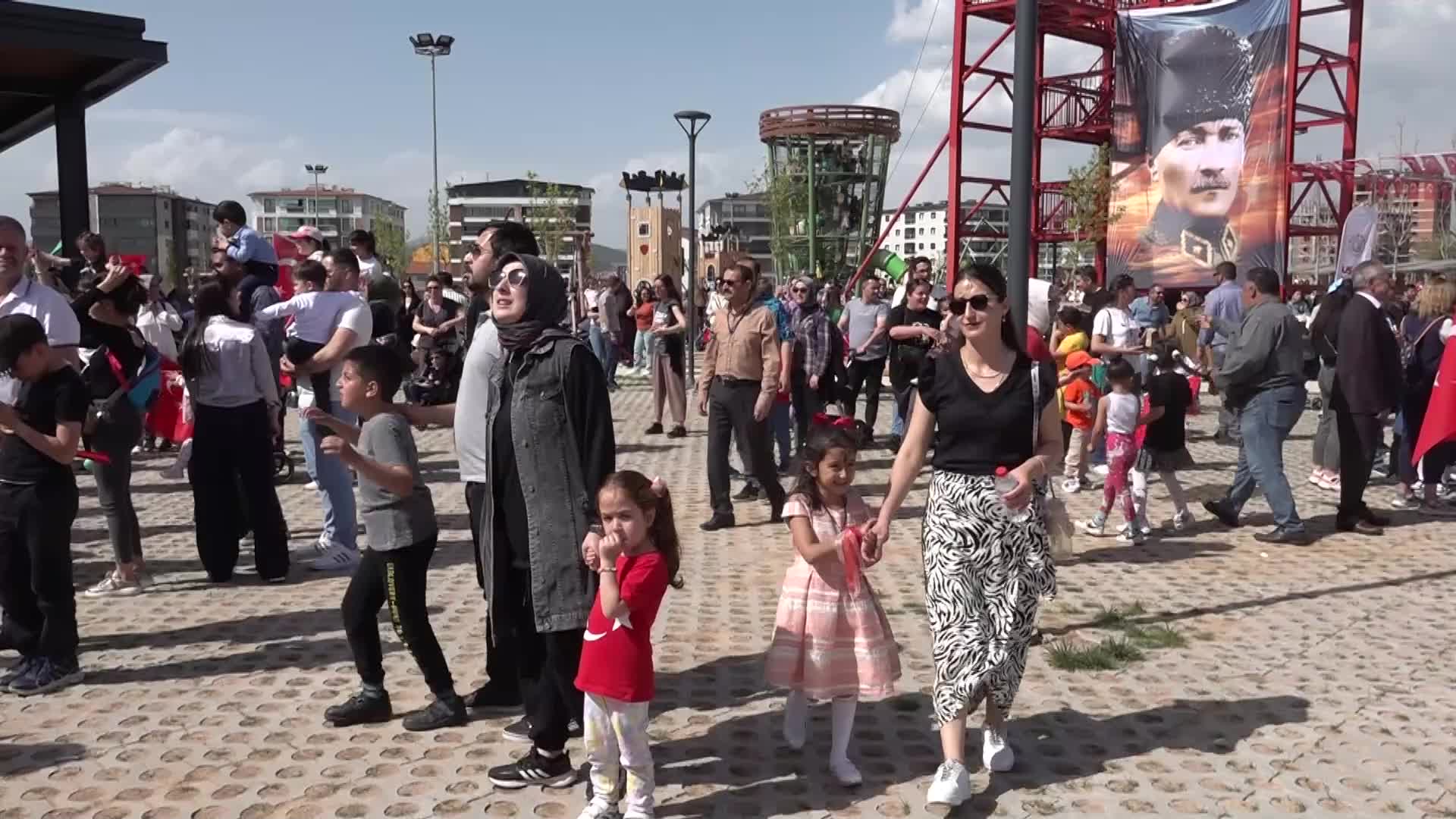 23 Nisan Uşak'ta renkli etkinlikler ile kutlandı