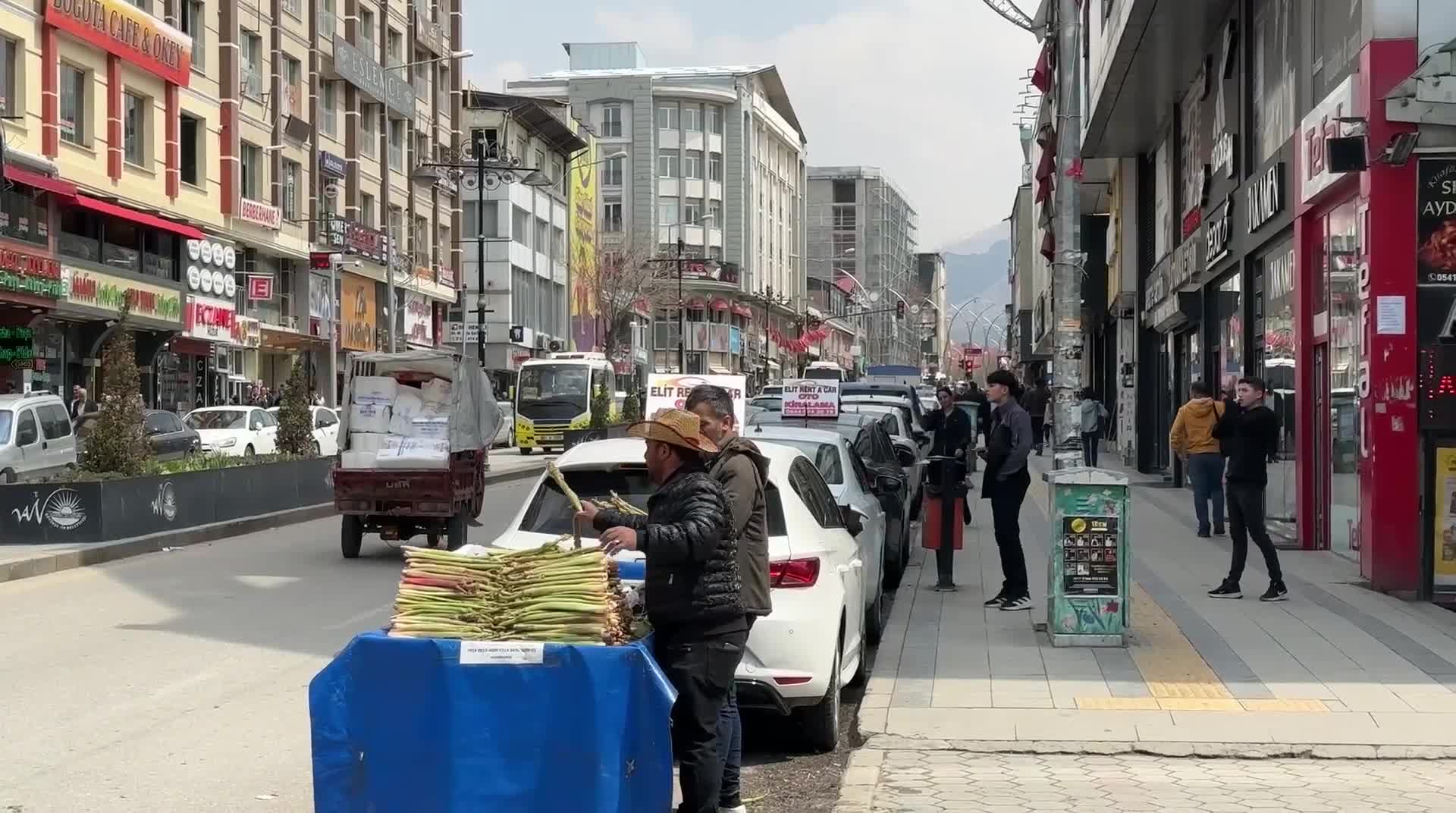 Yozgatlı çiftçiye Vanlı esnaftan destek: "Çiftçi Yozgat gibi bir yerde eğer bu sesi çıkarıyorsa demek ciddi anlamda bir sıkıntı var"