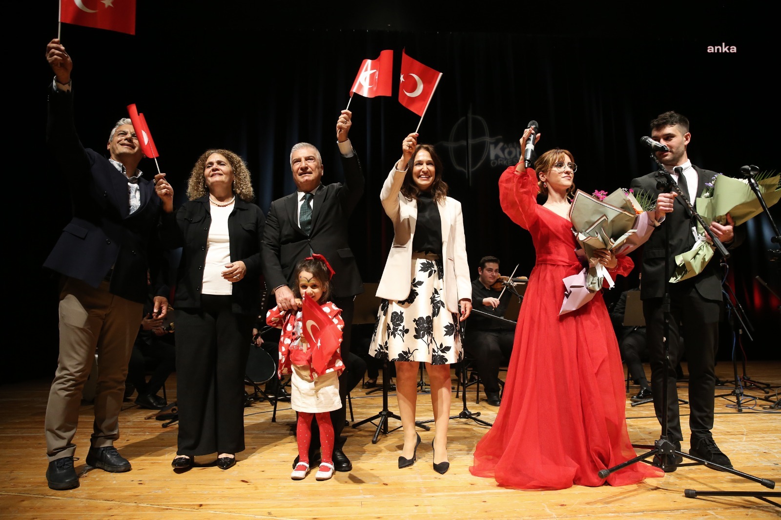 Karşıyaka Oda Orkestrası, 23 Nisan dolayısıyla “Ege Türküleri” konseri verdi