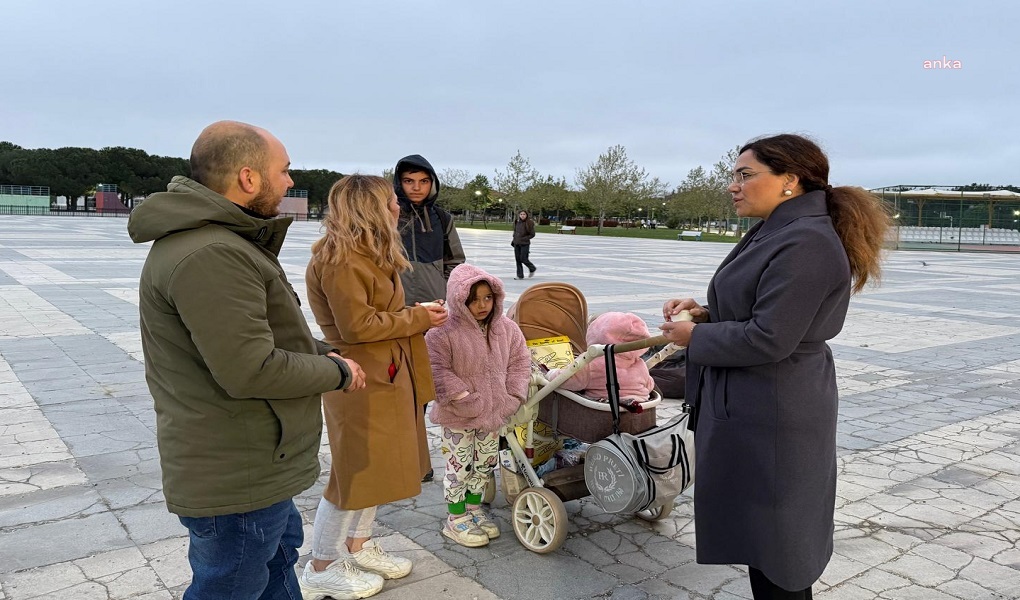 Tekirdağ Büyükşehir Belediye Başkanı Yüceer, İstanbul depreminin ardından dışarıda kalanları ziyaret etti: “Bu zor günleri dayanışma içinde aşacağız”