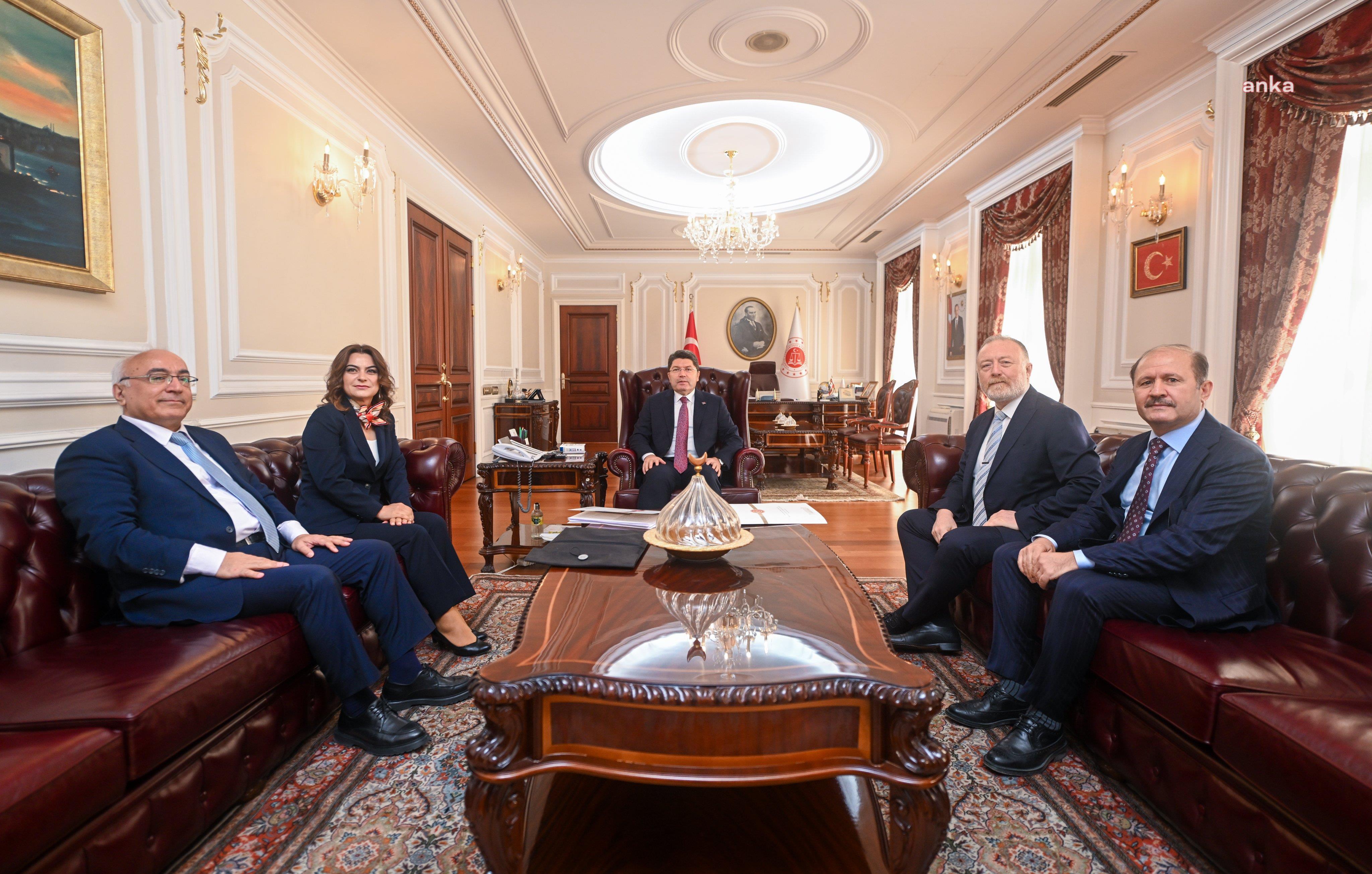 Adalet Bakanı Tunç'tan DEM Parti heyetiyle görüşmesine ilişkin: "Terörsüz Türkiye sürecine ilişkin değerlendirmelerde bulunduk"