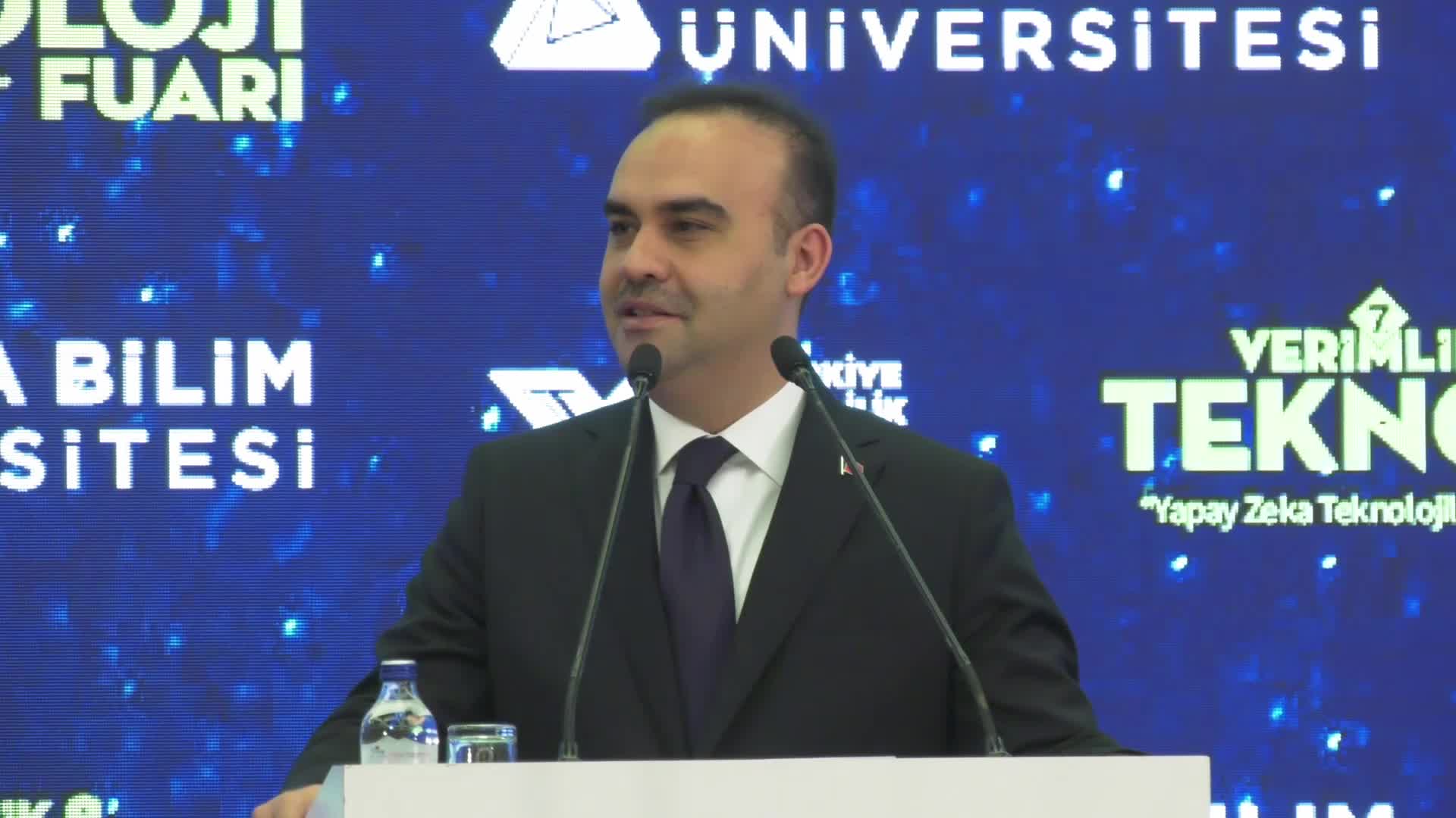 7'nci Verimlilik ve Teknoloji Fuarı...Kurtulmuş: Şeytani bir oyunun parçası olan 'insansızlaştırma' sürecinin bir aracı olarak yapay zekanın kullanılmasına müsaade etmemeliyiz