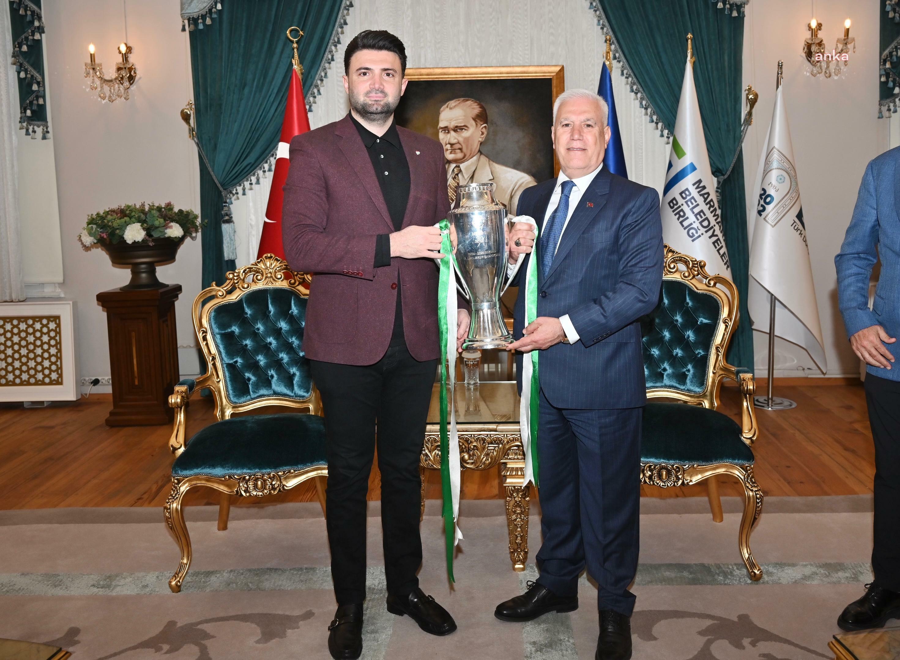 Bursaspor Başkanı Enes Çelik’ten Bursa Büyükşehir Belediye Başkanı Bozbey’e teşekkür ziyareti