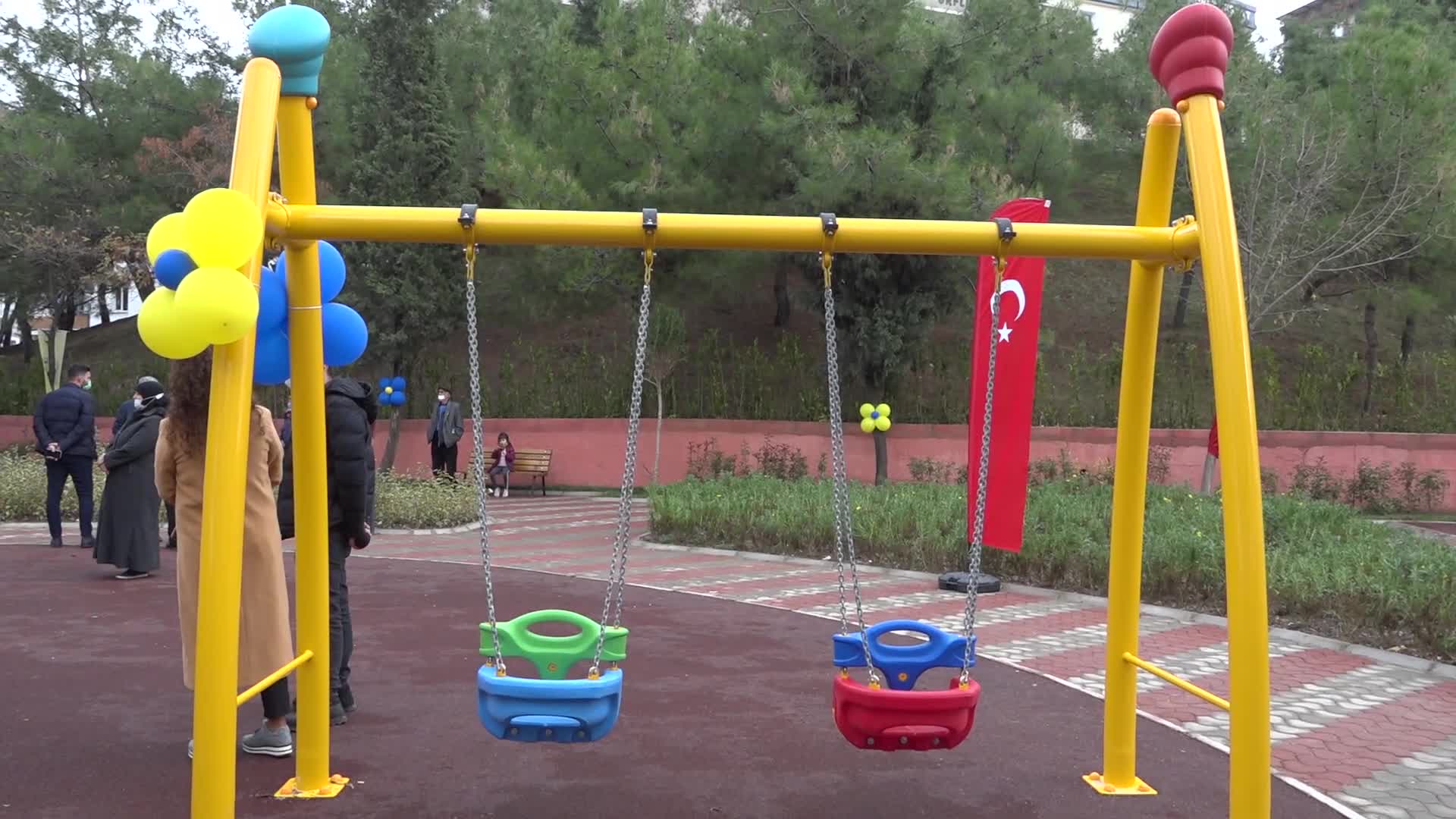 ÖLÜM YILDÖNÜMÜNDE ADİLE NAŞİT’İN HEYKELİ DİKİLDİ