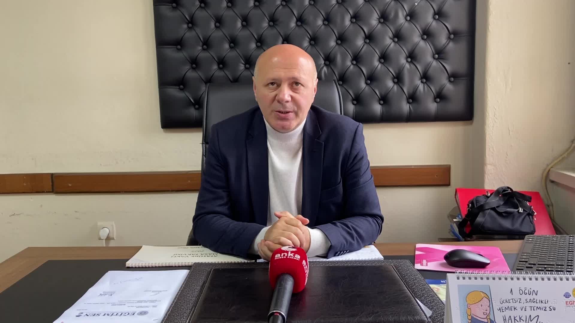 Eğitim Sen Trabzon Şube Başkanı İkinci, Ortahisar'da öğretmenin darbedilmesine tepki gösterdi: "Öğretmenler ortaya çıkan sorunların müsebbibi olarak görülüyorlar"