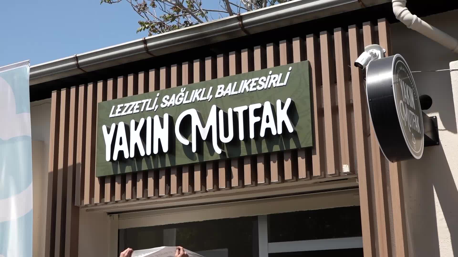 Balıkesir Yakın Mutfak, 3 çeşit yemeği 30 TL’ye halkla buluşturuyor